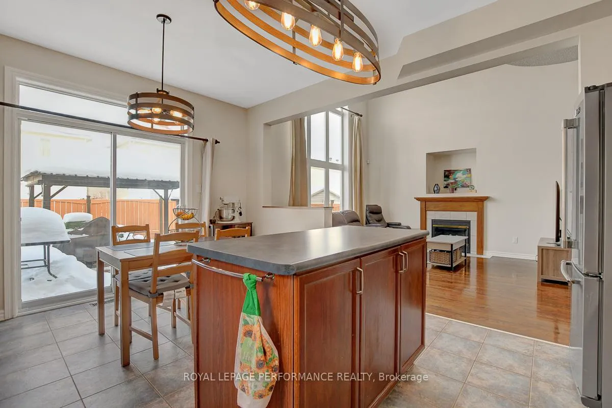 Photo 13 of 1019 Valin Street, Ottawa, Fallingbrook/Gardenway South — HOMEH