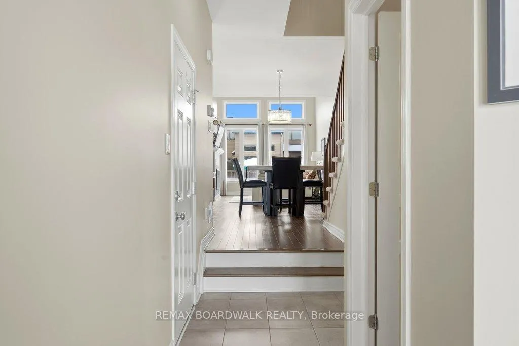 Photo 2 of 306 Rainrock Crescent, Ottawa, Mer Bleue/Bradley Estates/Anderson Park — HOMEH