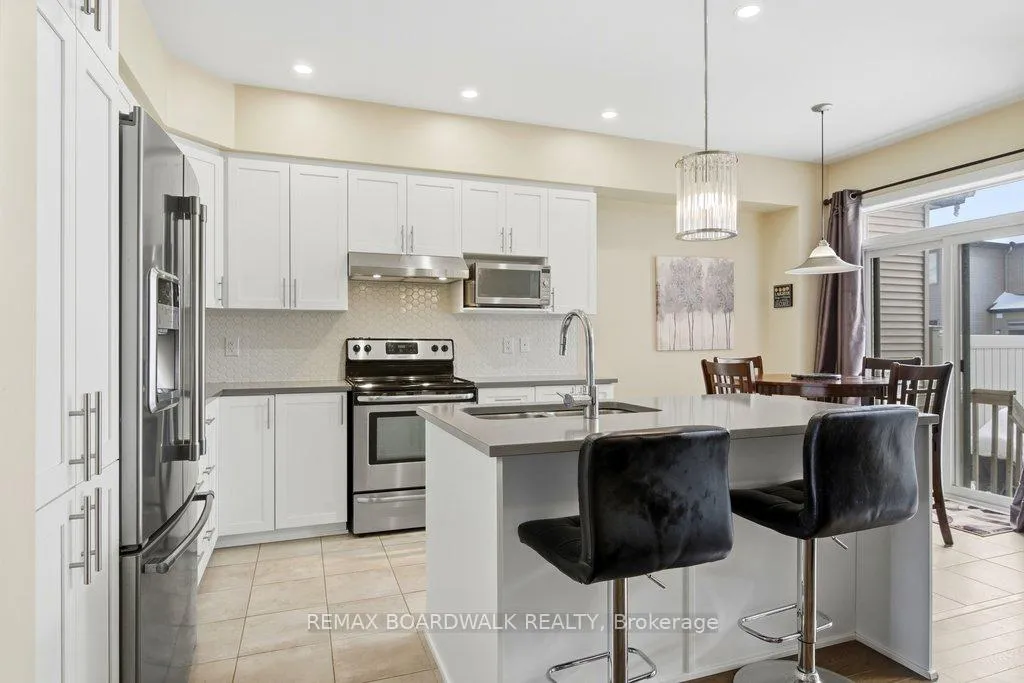 Photo 5 of 306 Rainrock Crescent, Ottawa, Mer Bleue/Bradley Estates/Anderson Park — HOMEH