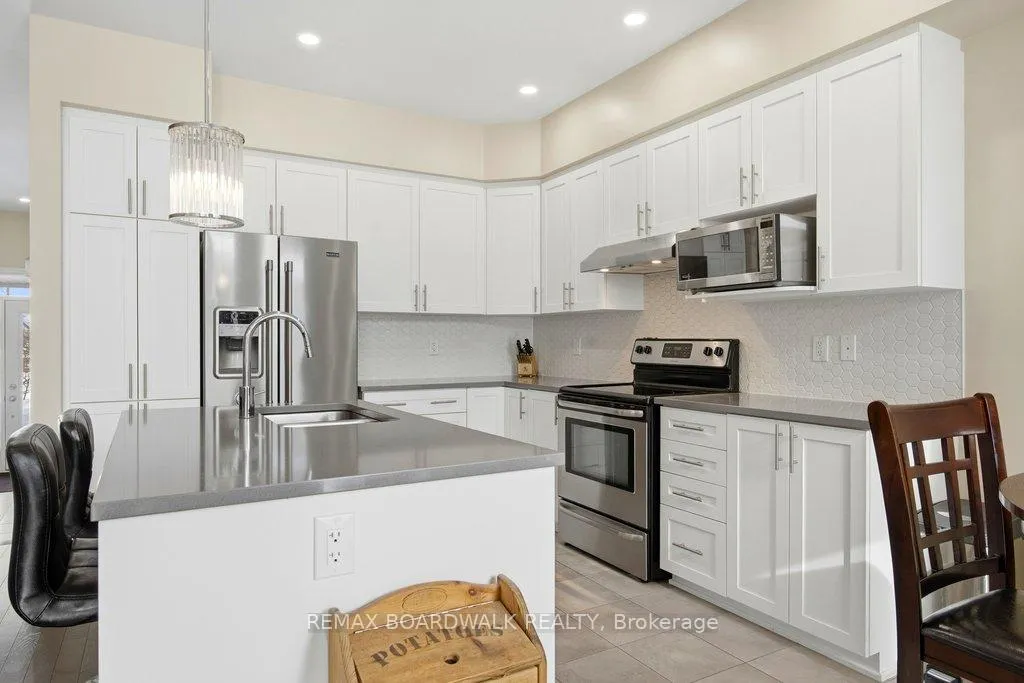 Photo 6 of 306 Rainrock Crescent, Ottawa, Mer Bleue/Bradley Estates/Anderson Park — HOMEH
