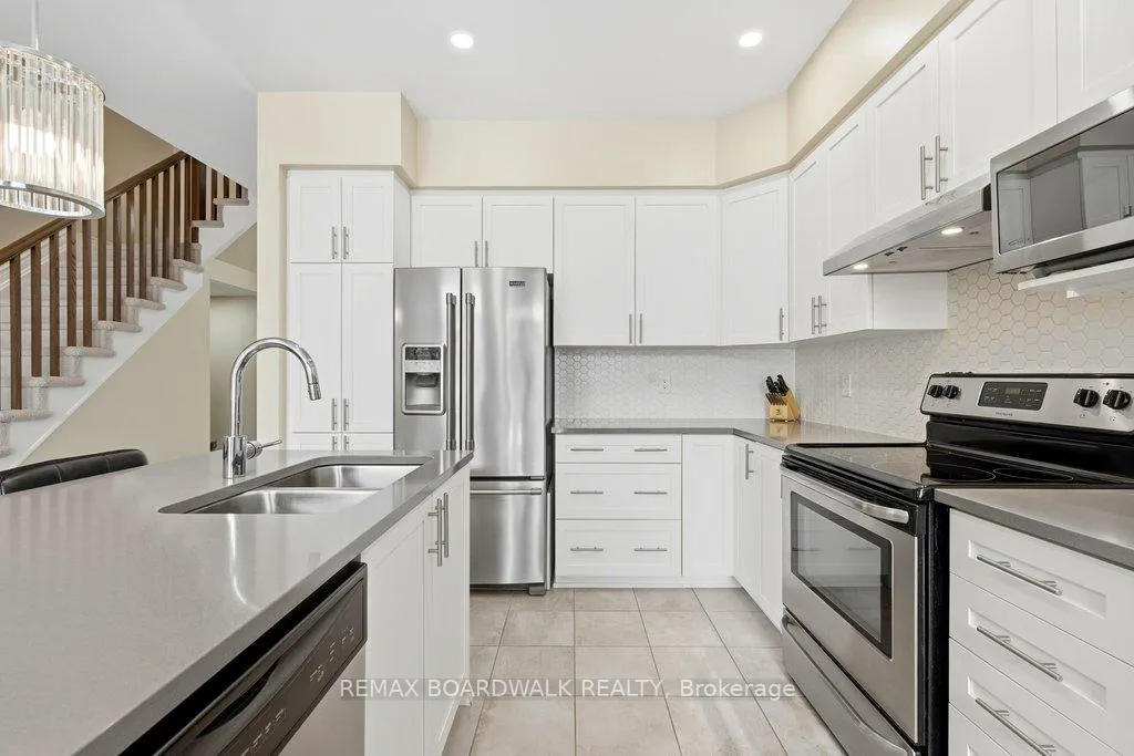 Photo 7 of 306 Rainrock Crescent, Ottawa, Mer Bleue/Bradley Estates/Anderson Park — HOMEH