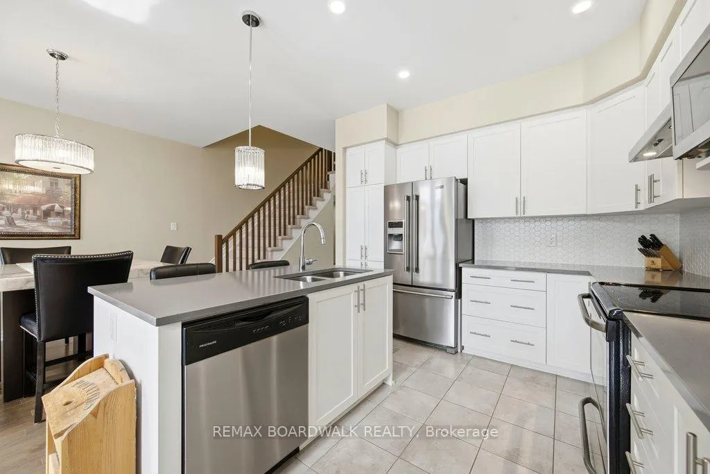 Photo 8 of 306 Rainrock Crescent, Ottawa, Mer Bleue/Bradley Estates/Anderson Park — HOMEH