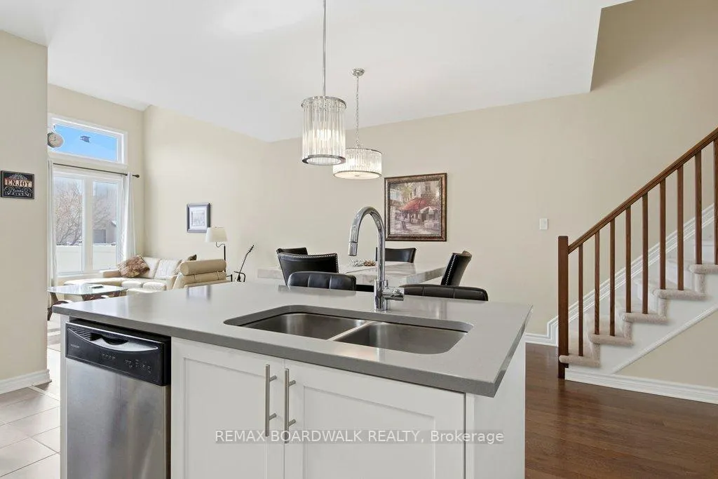Photo 10 of 306 Rainrock Crescent, Ottawa, Mer Bleue/Bradley Estates/Anderson Park — HOMEH