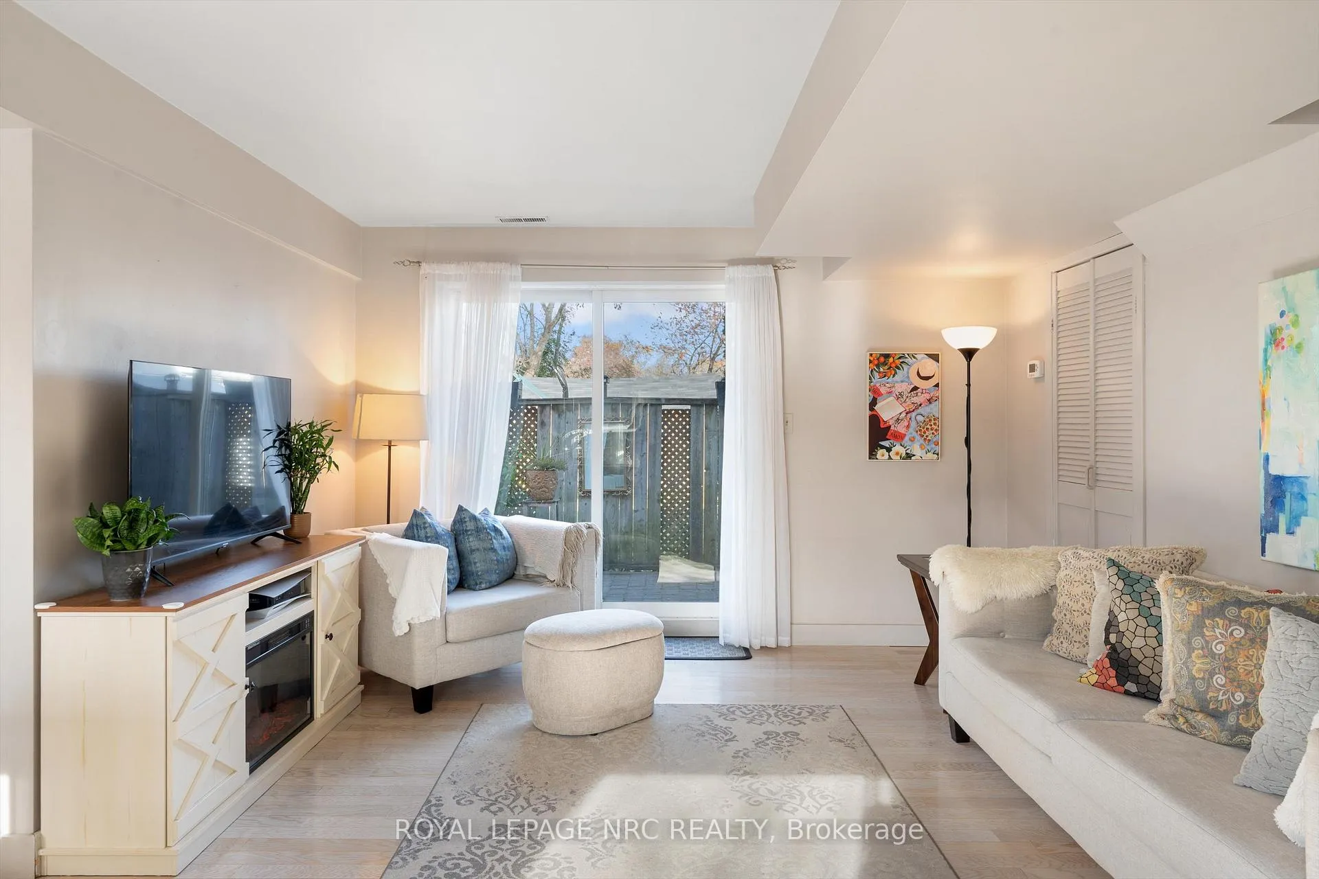 Photo 10 of 89 1/2 Albert Street, St. Catharines, Downtown — HOMEH
