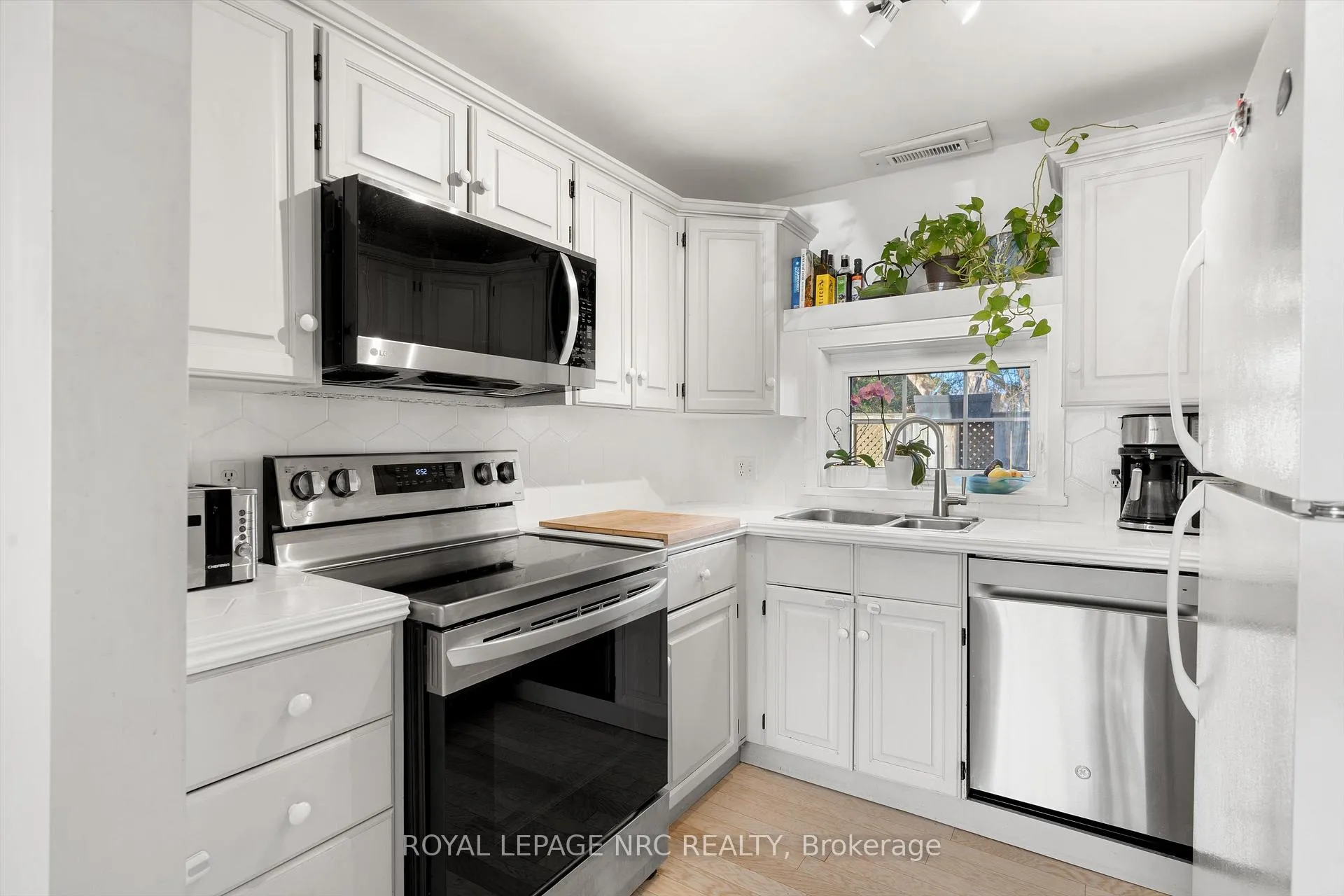 Photo 12 of 89 1/2 Albert Street, St. Catharines, Downtown — HOMEH
