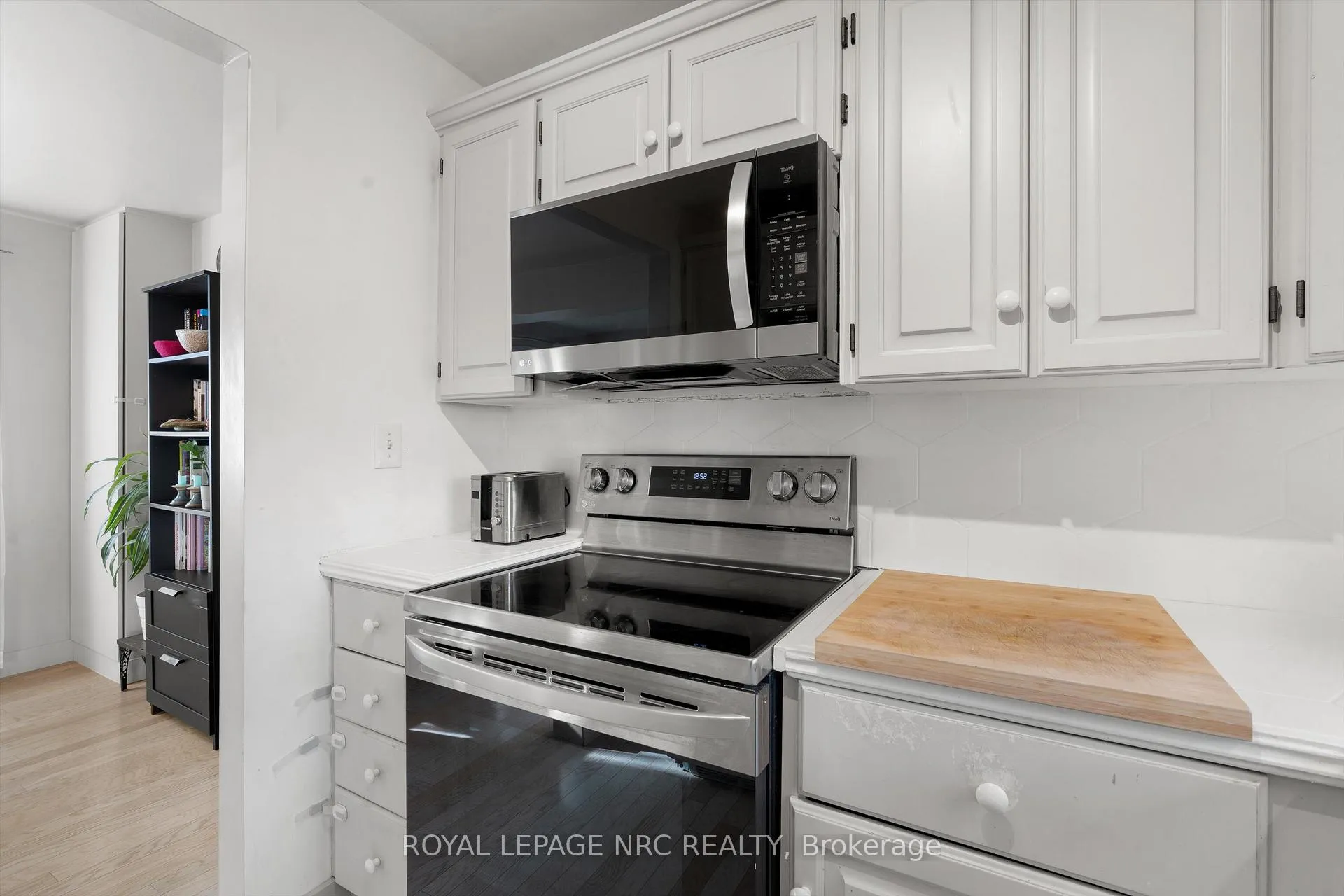 Photo 13 of 89 1/2 Albert Street, St. Catharines, Downtown — HOMEH