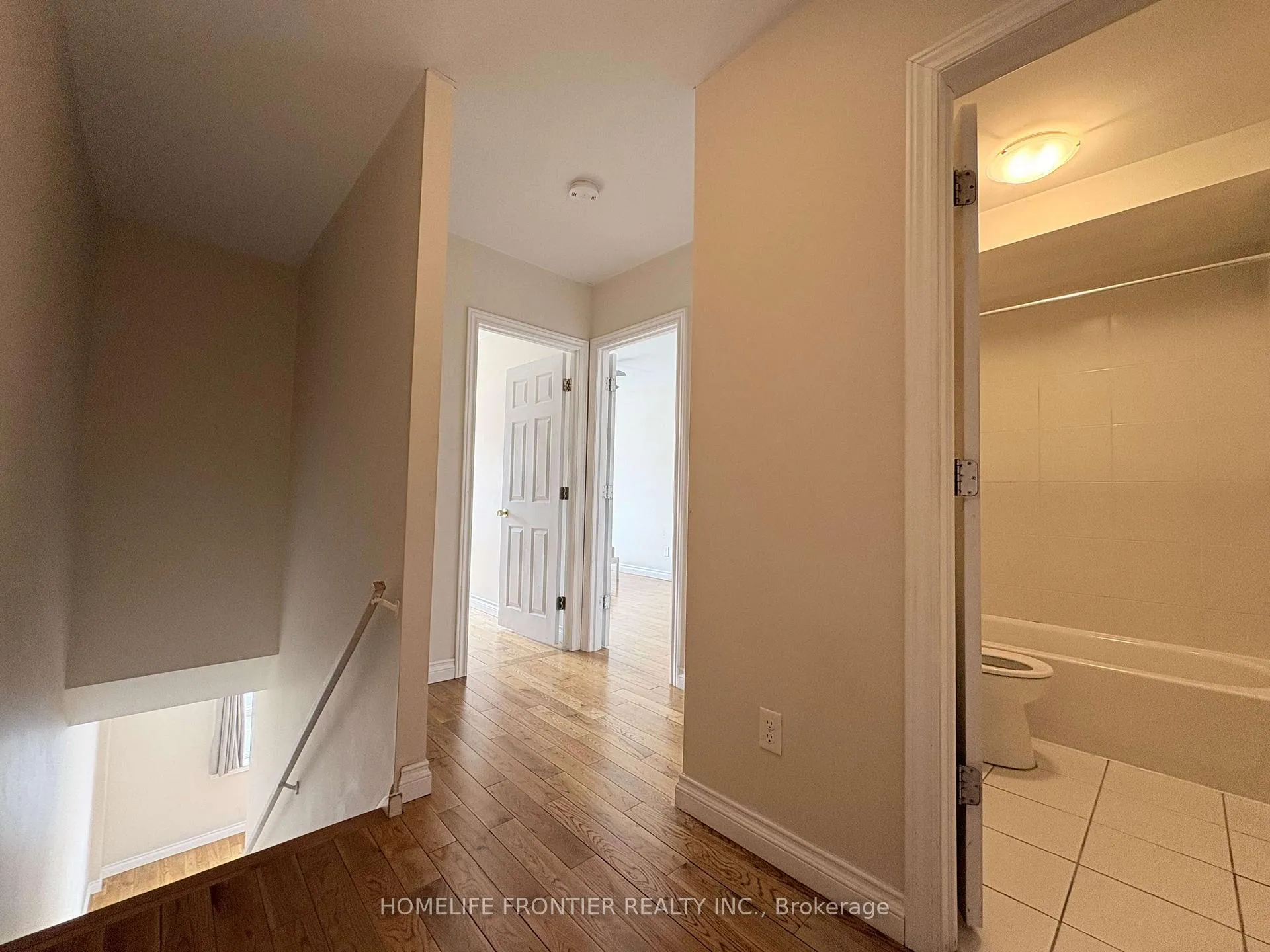 Photo 8 of Unit 971A_2F, 971 Eglinton Avenue, Toronto, Forest Hill North — HOMEH