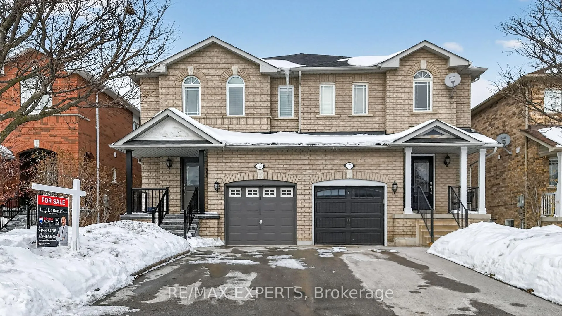 Photo 4 of 19 Cassia Crescent, Vaughan, Maple — HOMEH