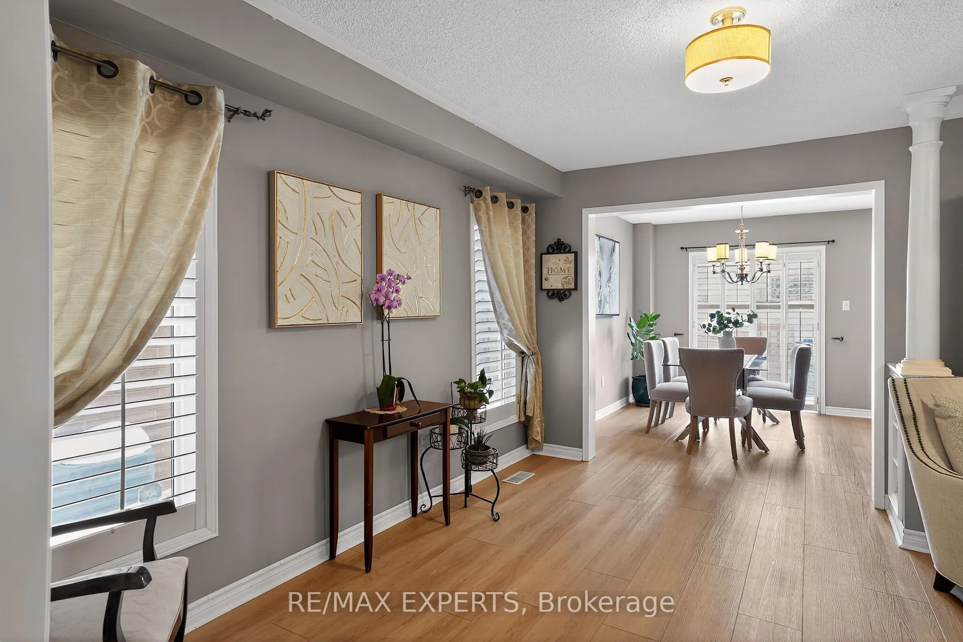 Photo 7 of 19 Cassia Crescent, Vaughan, Maple — HOMEH