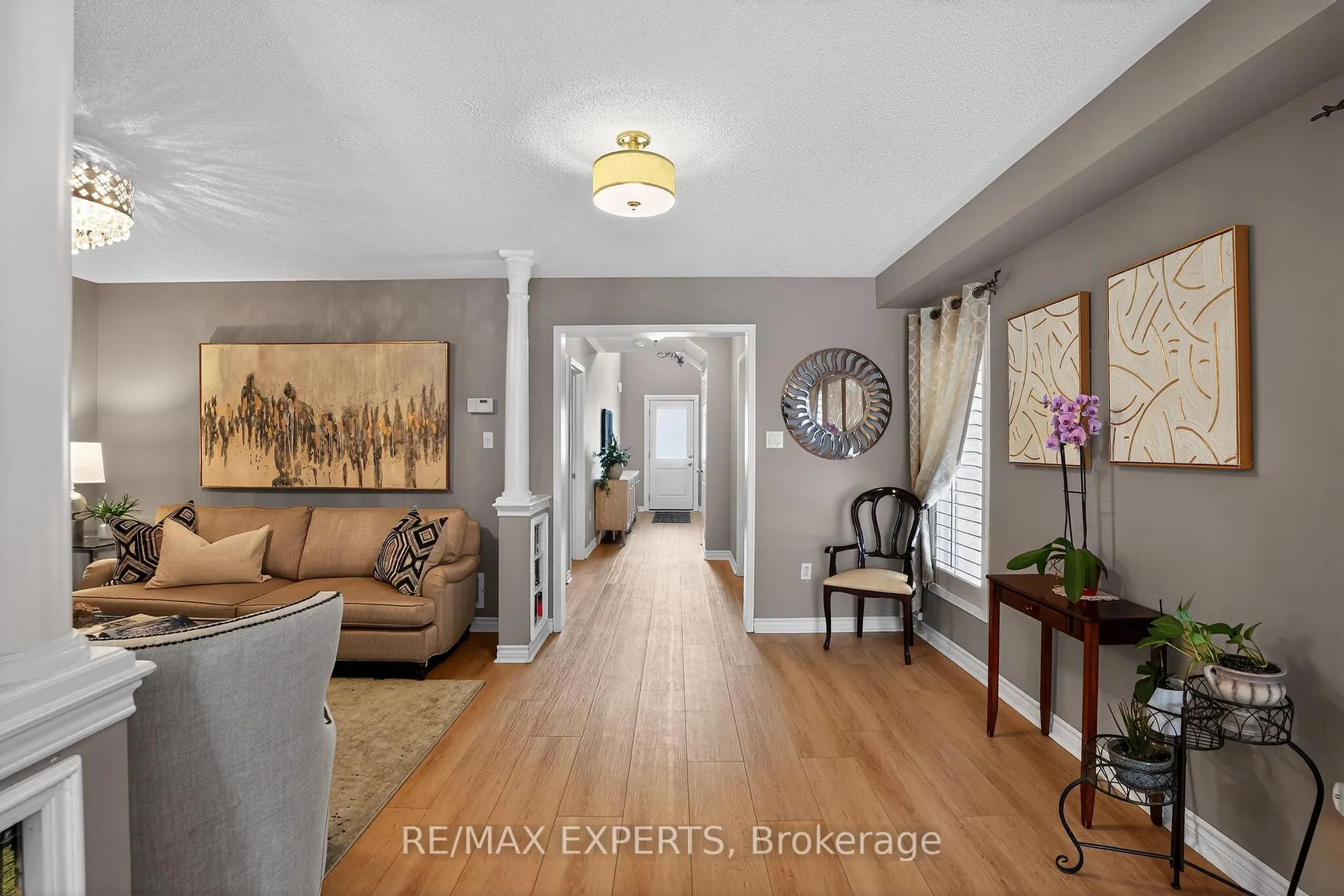 Photo 8 of 19 Cassia Crescent, Vaughan, Maple — HOMEH