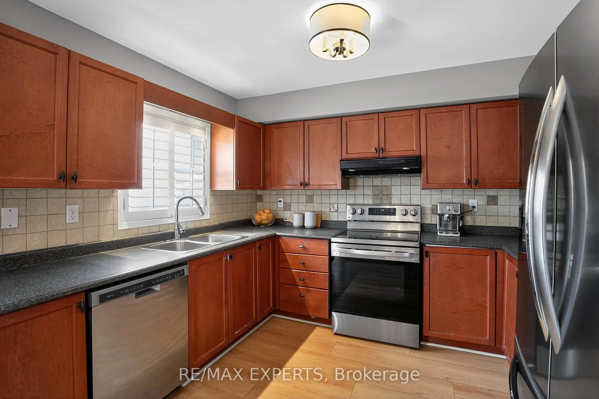 Photo 14 of 19 Cassia Crescent, Vaughan, Maple — HOMEH