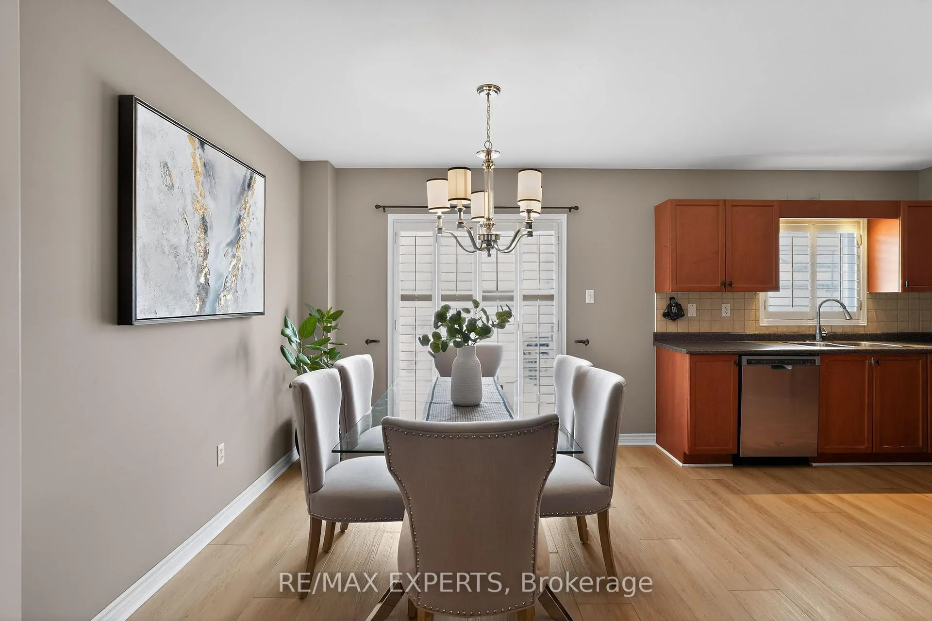 Photo 16 of 19 Cassia Crescent, Vaughan, Maple — HOMEH