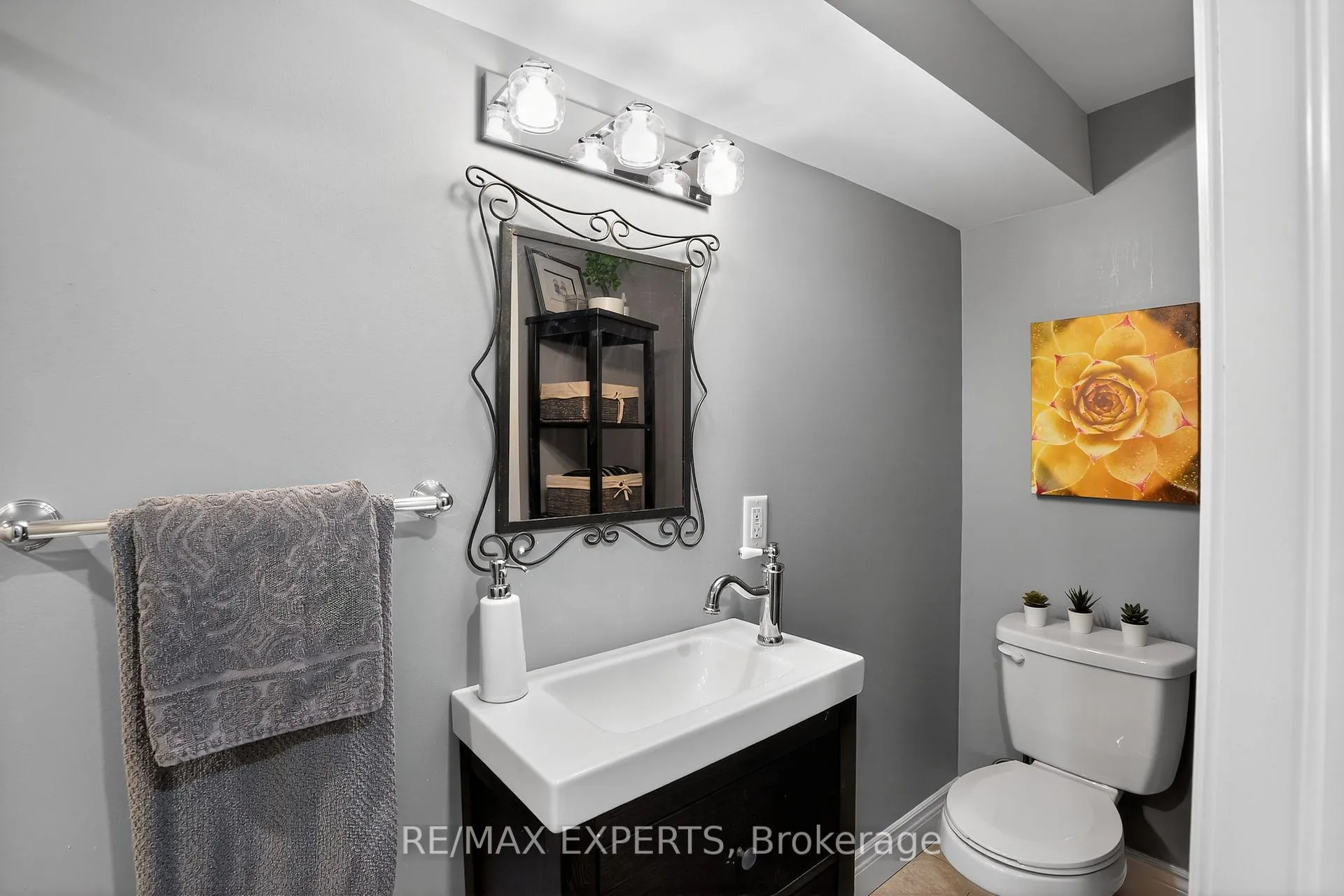 Photo 32 of 19 Cassia Crescent, Vaughan, Maple — HOMEH