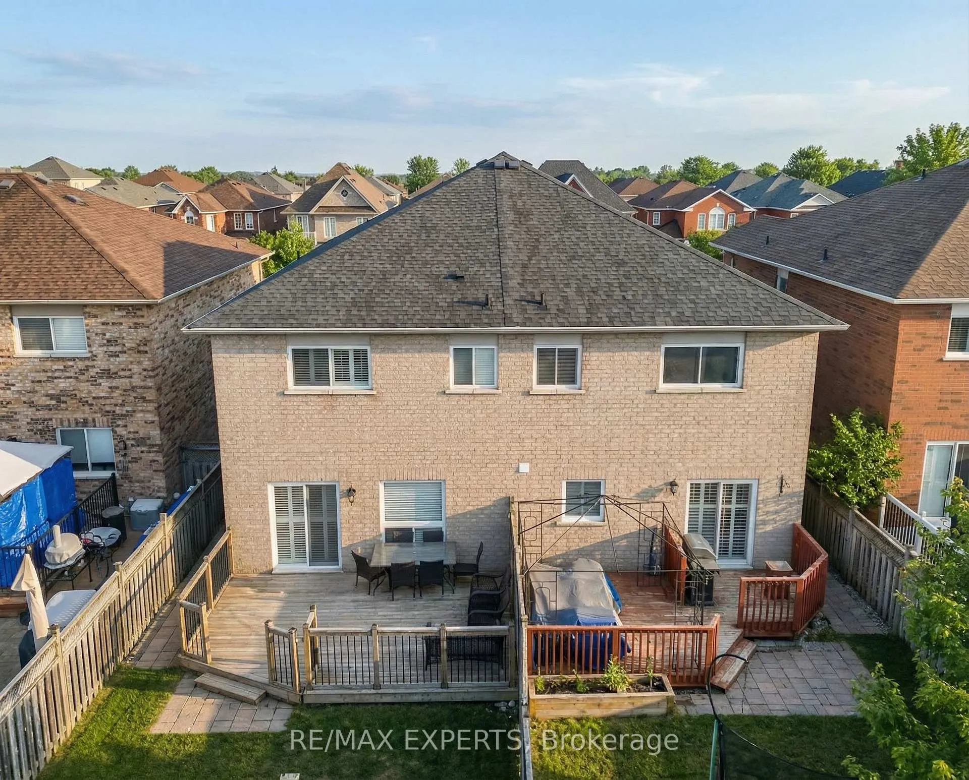 Photo 39 of 19 Cassia Crescent, Vaughan, Maple — HOMEH
