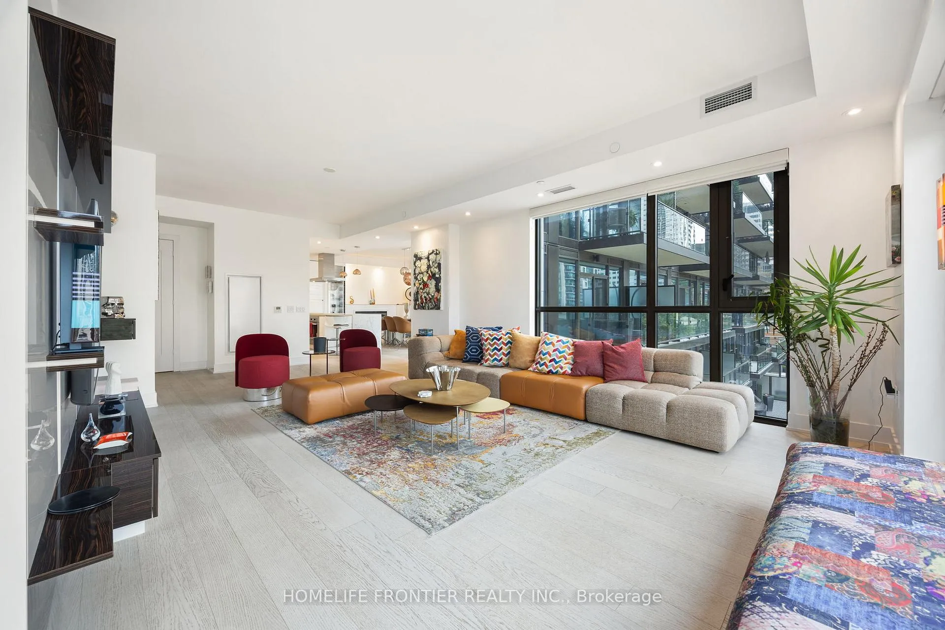 Photo 11 of Unit 401, 6 Jackes Avenue, Toronto, Rosedale-Moore Park — HOMEH
