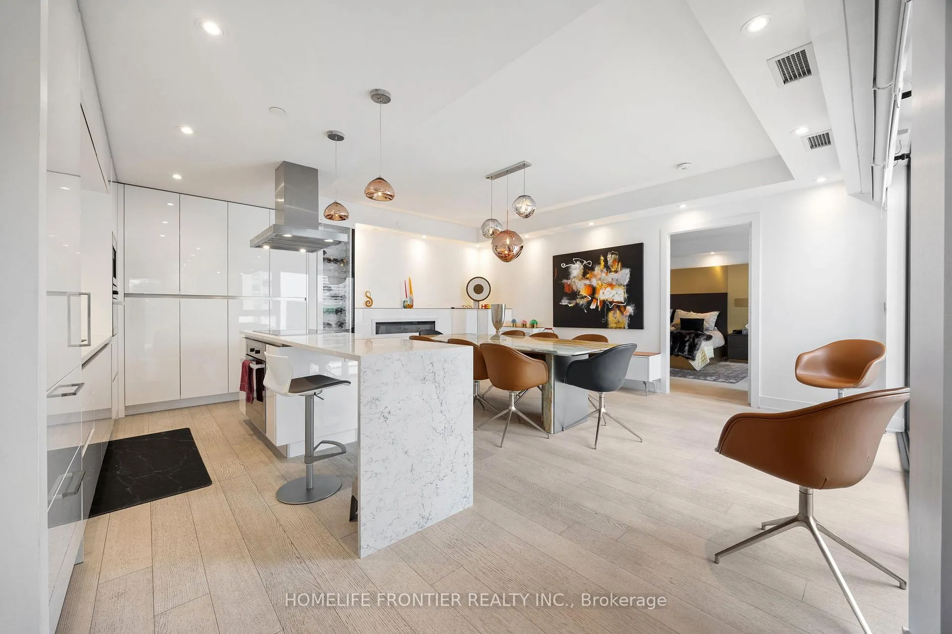 Photo 14 of Unit 401, 6 Jackes Avenue, Toronto, Rosedale-Moore Park — HOMEH