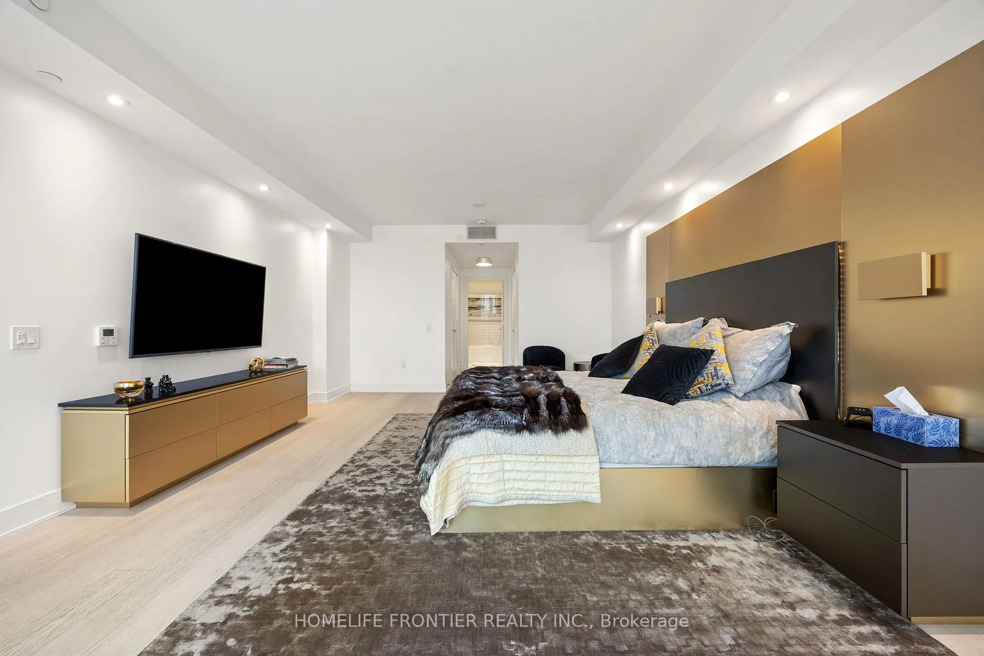 Photo 27 of Unit 401, 6 Jackes Avenue, Toronto, Rosedale-Moore Park — HOMEH