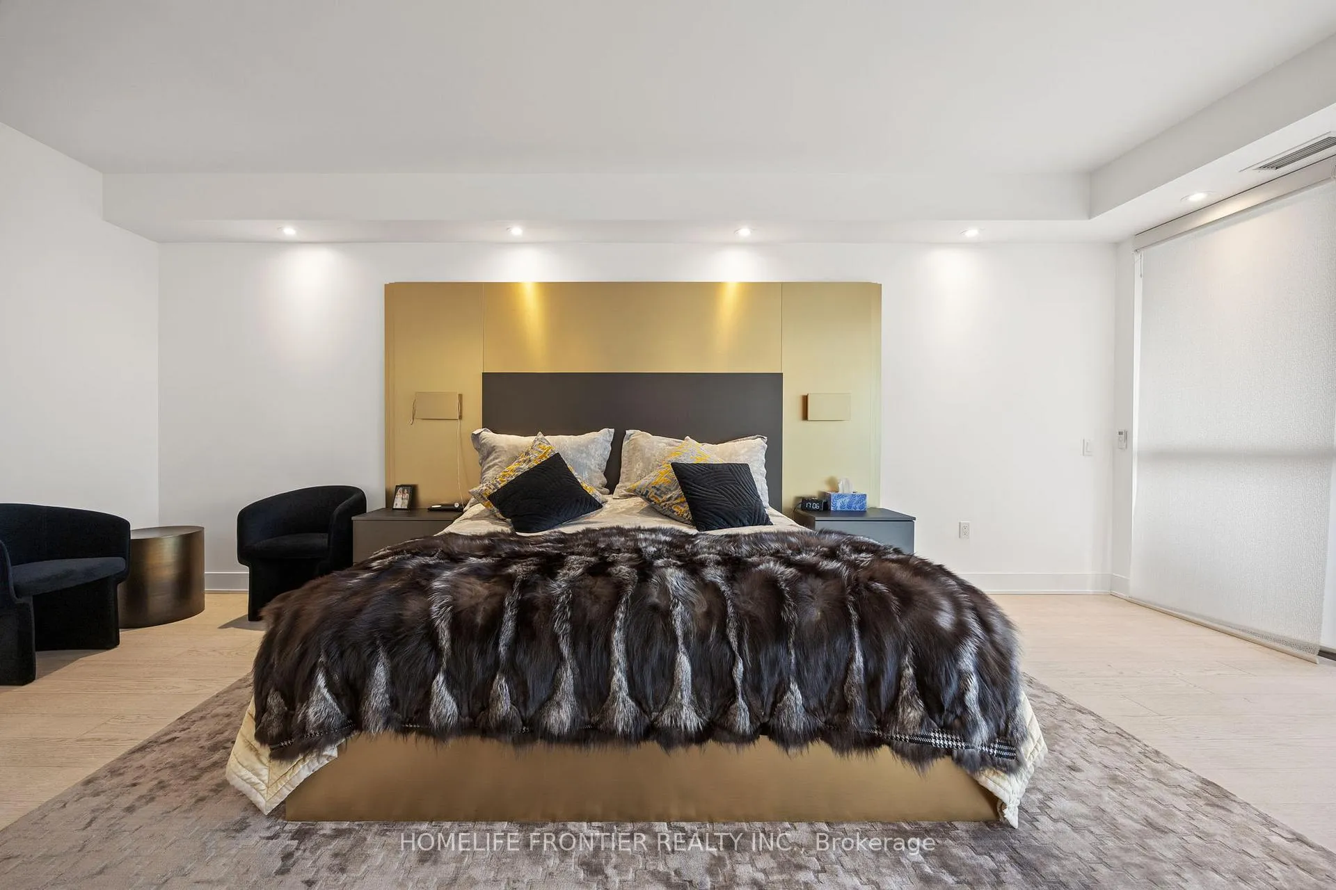 Photo 28 of Unit 401, 6 Jackes Avenue, Toronto, Rosedale-Moore Park — HOMEH