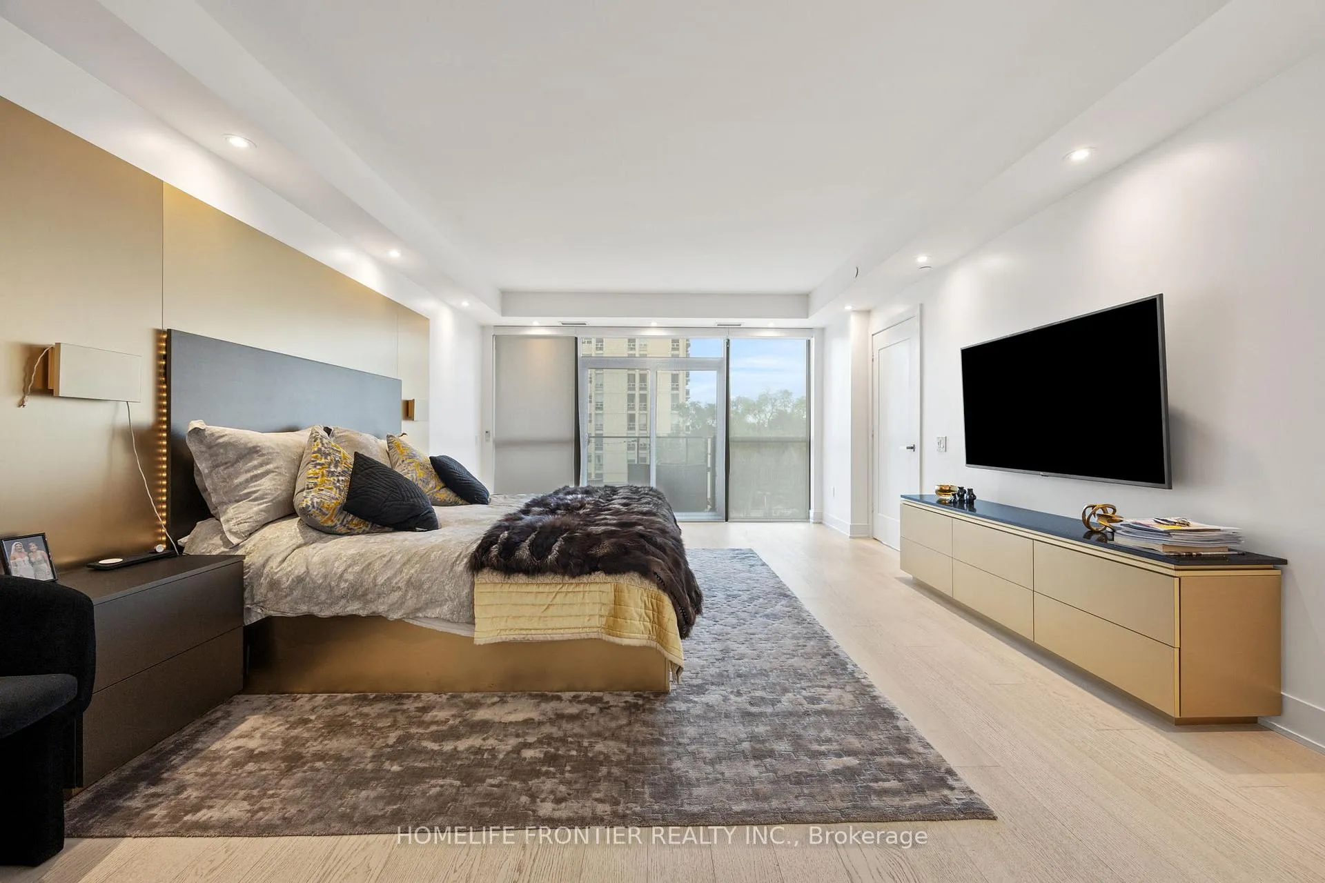 Photo 30 of Unit 401, 6 Jackes Avenue, Toronto, Rosedale-Moore Park — HOMEH