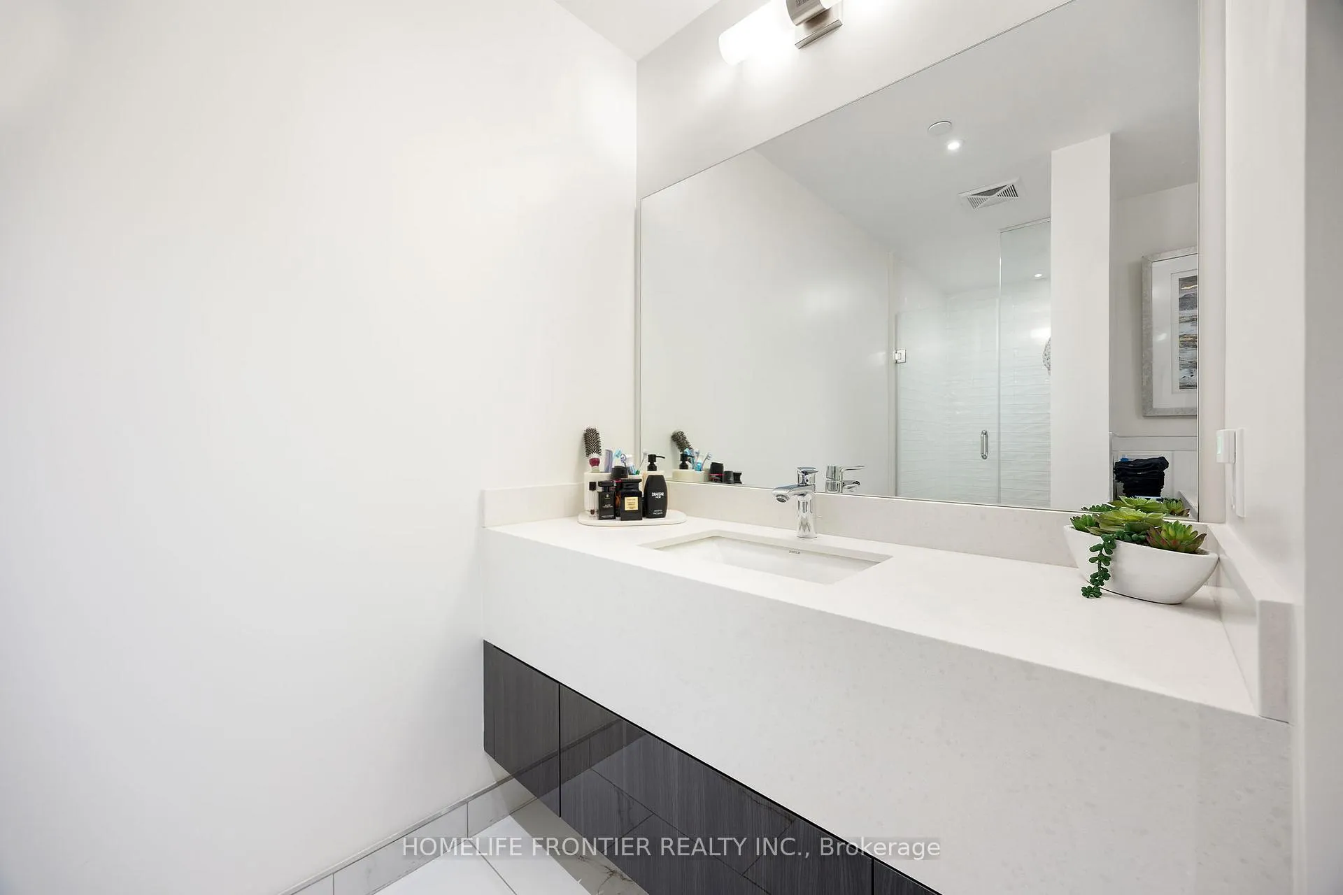 Photo 33 of Unit 401, 6 Jackes Avenue, Toronto, Rosedale-Moore Park — HOMEH