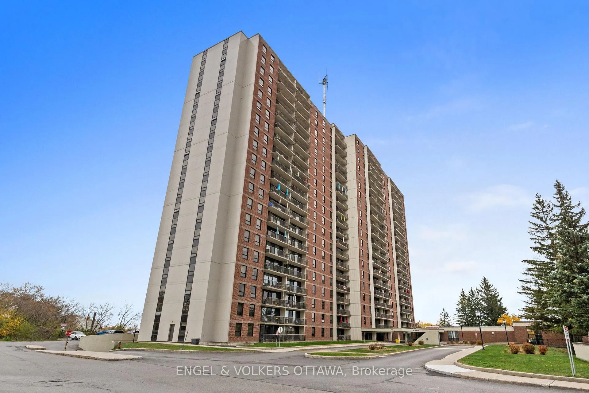 Photo 1 of Unit 2001, 665 Bathgate Drive, Ottawa, Carson Meadows — HOMEH