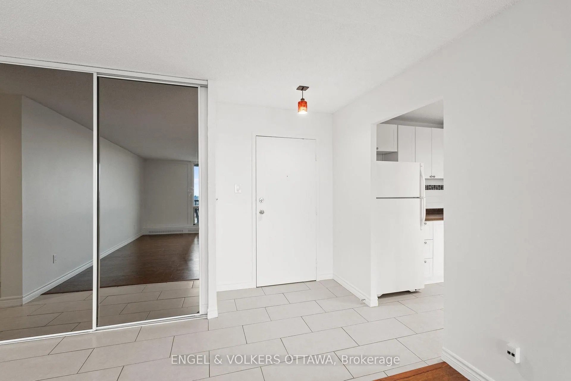 Photo 2 of Unit 2001, 665 Bathgate Drive, Ottawa, Carson Meadows — HOMEH