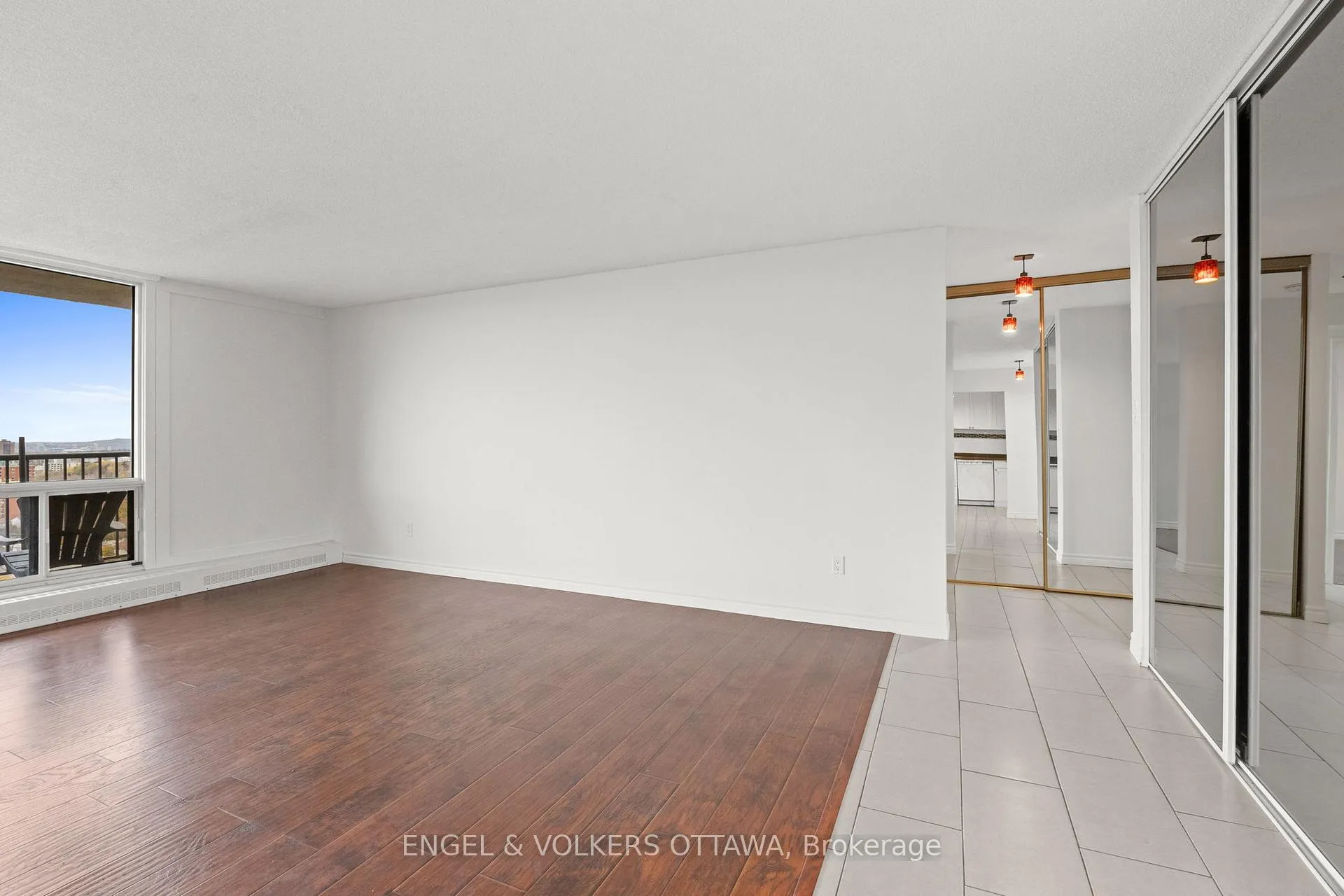 Photo 3 of Unit 2001, 665 Bathgate Drive, Ottawa, Carson Meadows — HOMEH