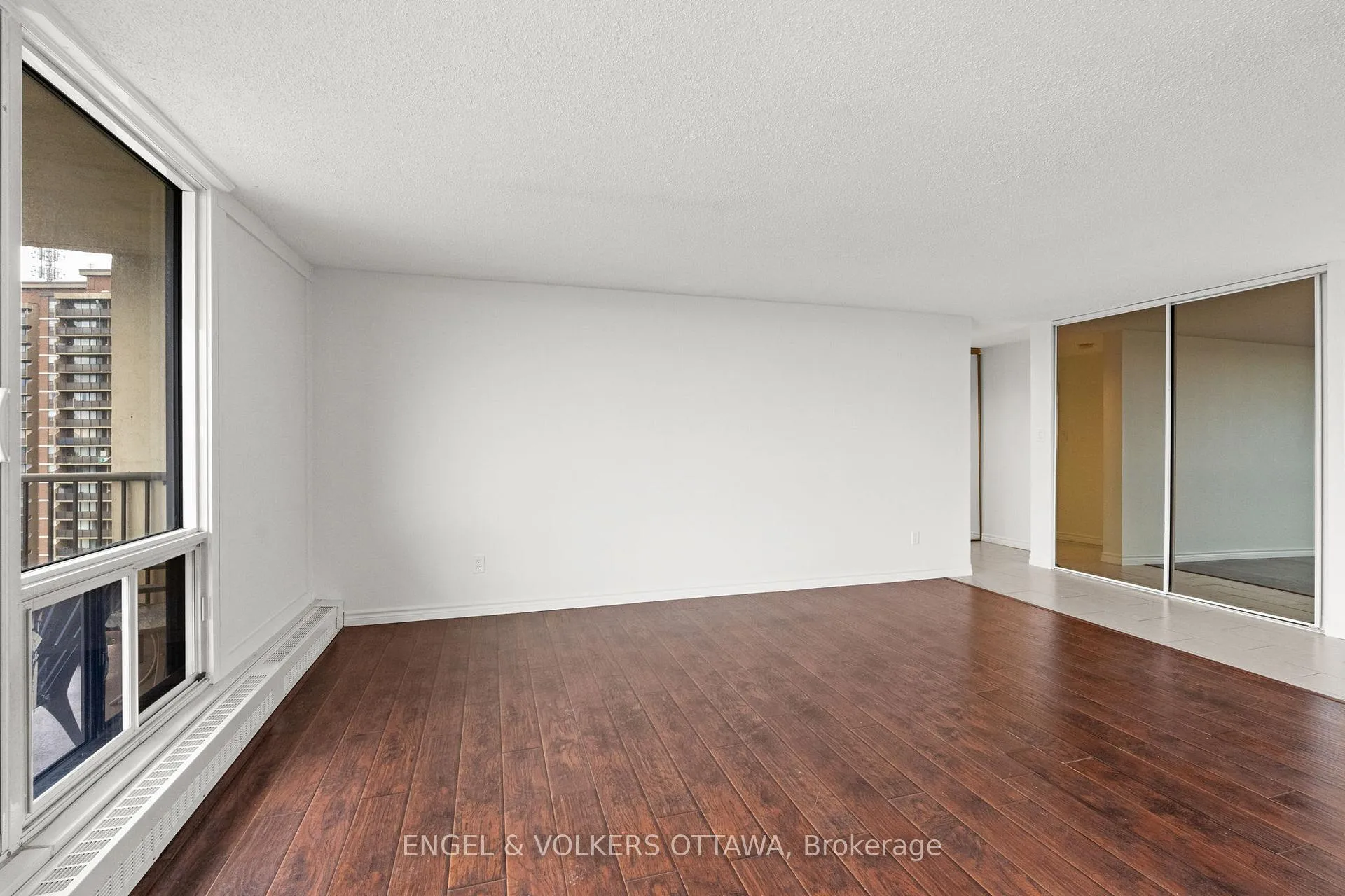 Photo 5 of Unit 2001, 665 Bathgate Drive, Ottawa, Carson Meadows — HOMEH