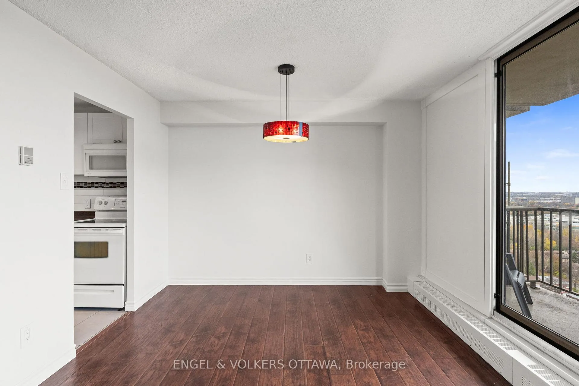 Photo 8 of Unit 2001, 665 Bathgate Drive, Ottawa, Carson Meadows — HOMEH