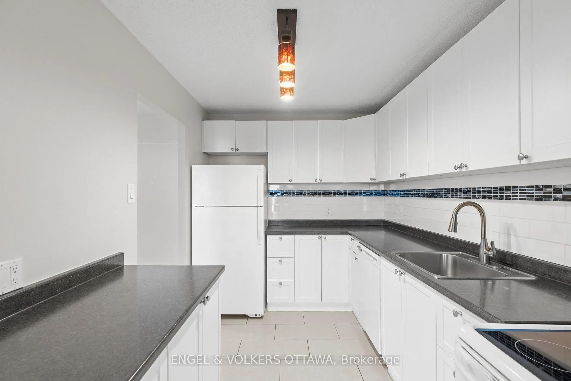 Photo 10 of Unit 2001, 665 Bathgate Drive, Ottawa, Carson Meadows — HOMEH