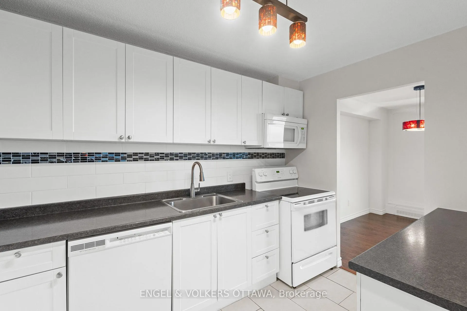 Photo 12 of Unit 2001, 665 Bathgate Drive, Ottawa, Carson Meadows — HOMEH