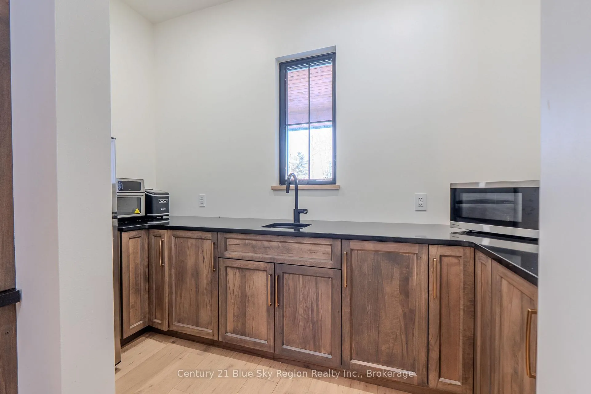 Photo 23 of 841 Hwy 17 E, Bonfield — HOMEH