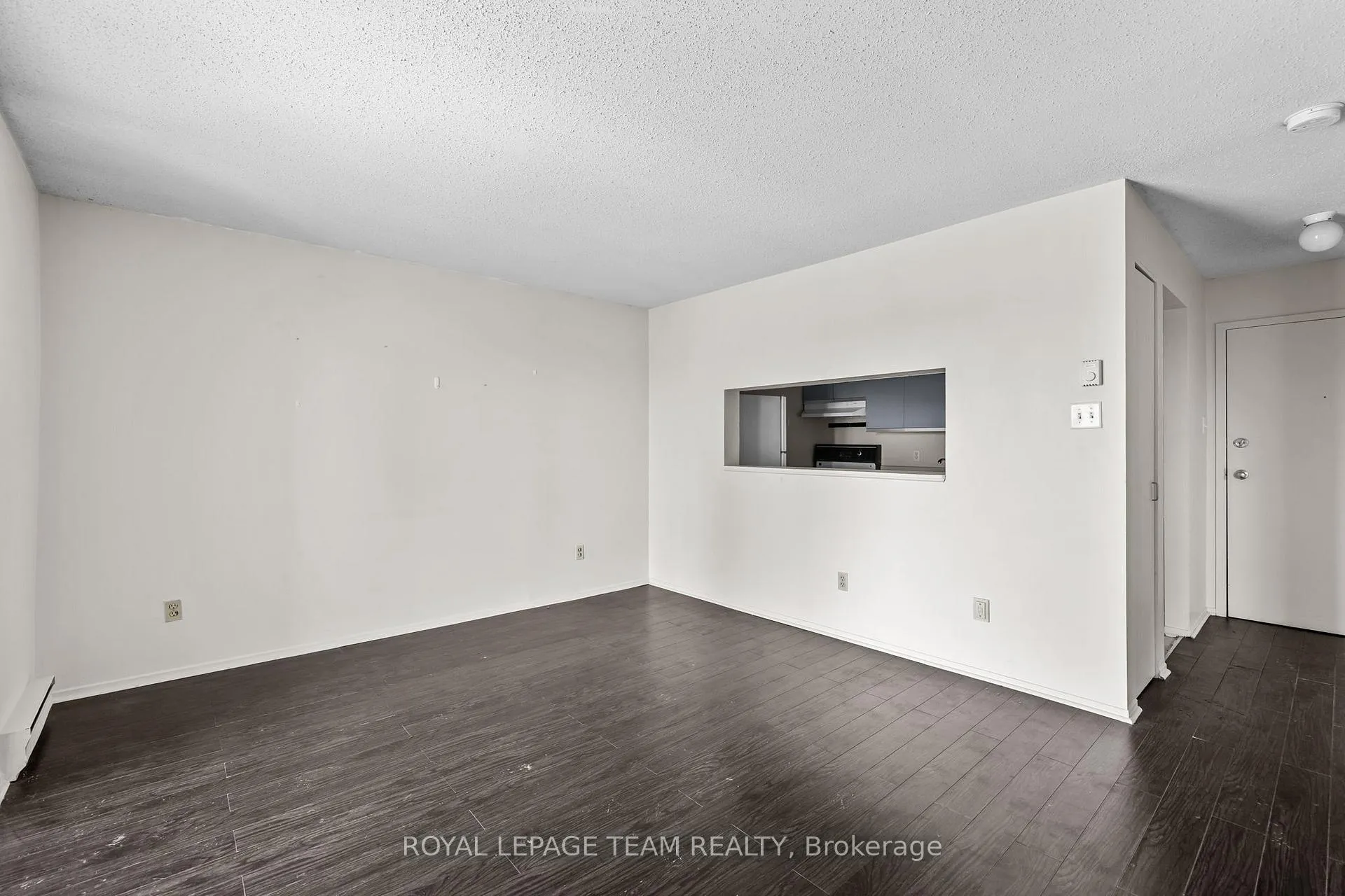 Photo 5 of Unit 411, 270 Brittany Drive, Ottawa, Viscount Alexander Park — HOMEH