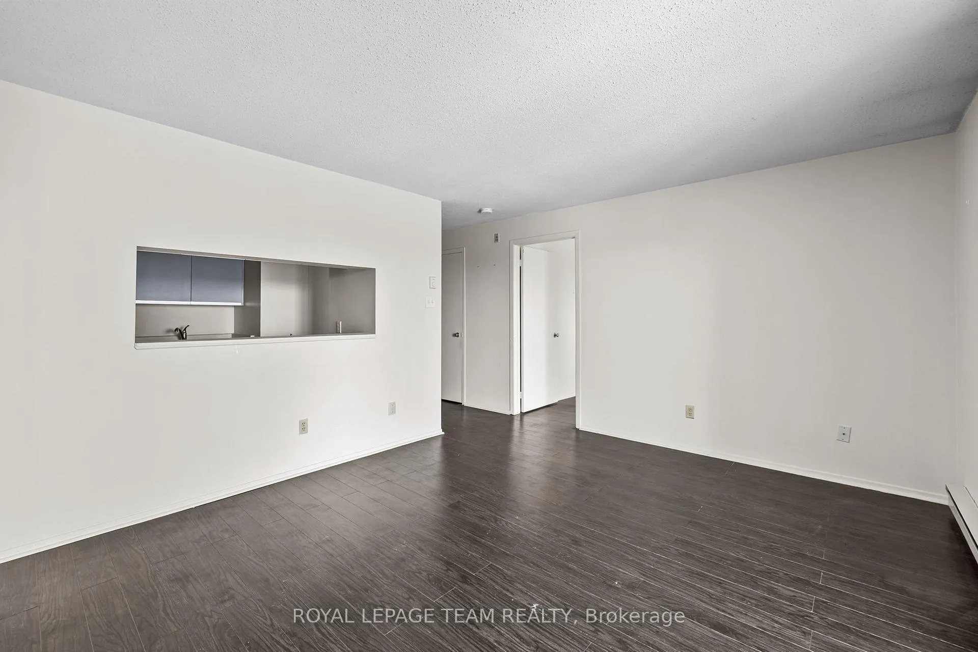 Photo 6 of Unit 411, 270 Brittany Drive, Ottawa, Viscount Alexander Park — HOMEH