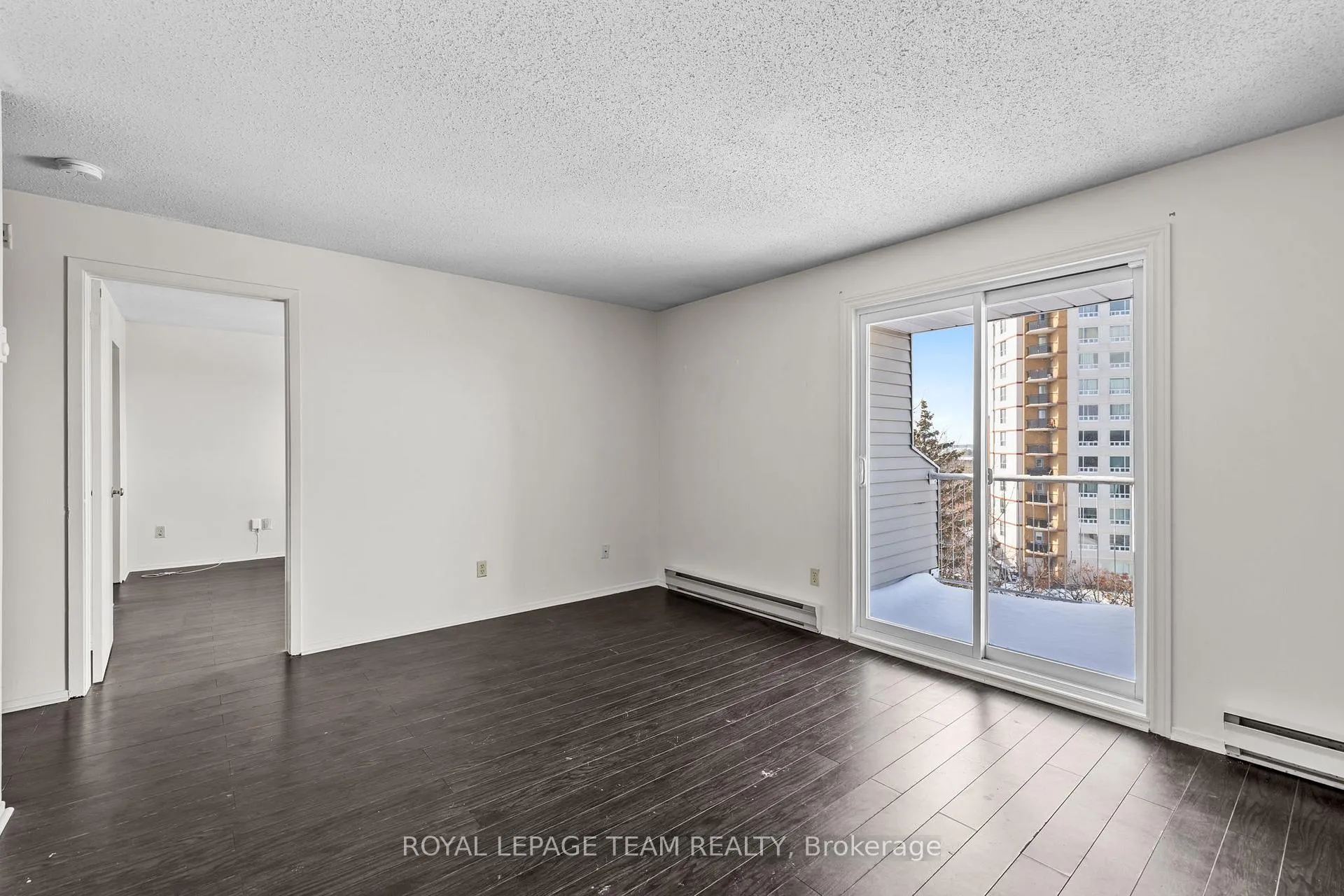 Photo 7 of Unit 411, 270 Brittany Drive, Ottawa, Viscount Alexander Park — HOMEH