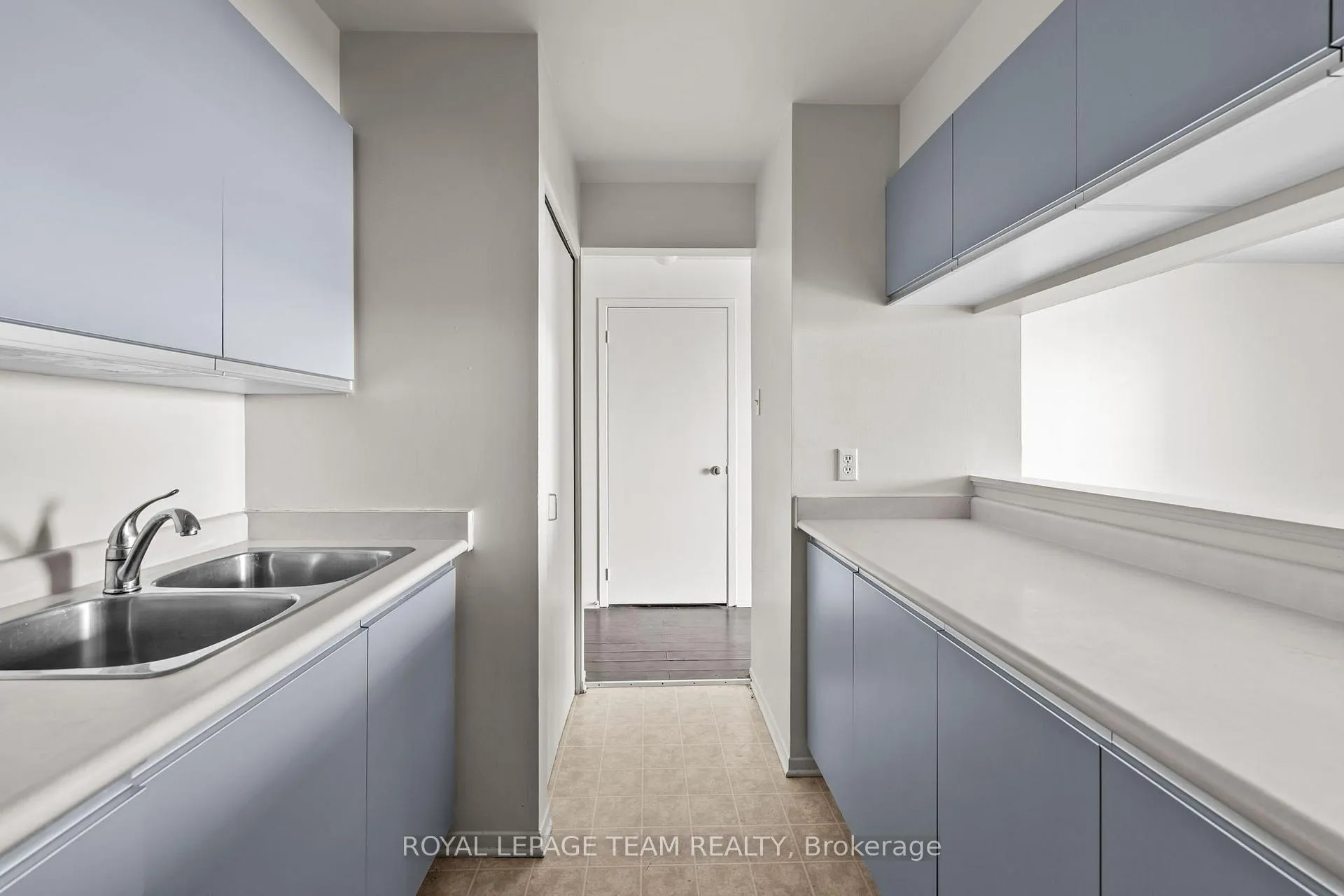 Photo 10 of Unit 411, 270 Brittany Drive, Ottawa, Viscount Alexander Park — HOMEH
