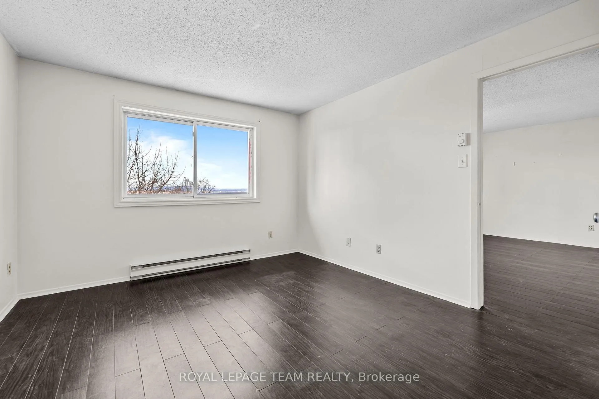 Photo 13 of Unit 411, 270 Brittany Drive, Ottawa, Viscount Alexander Park — HOMEH