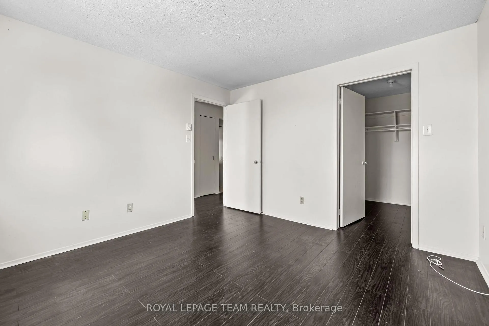 Photo 14 of Unit 411, 270 Brittany Drive, Ottawa, Viscount Alexander Park — HOMEH