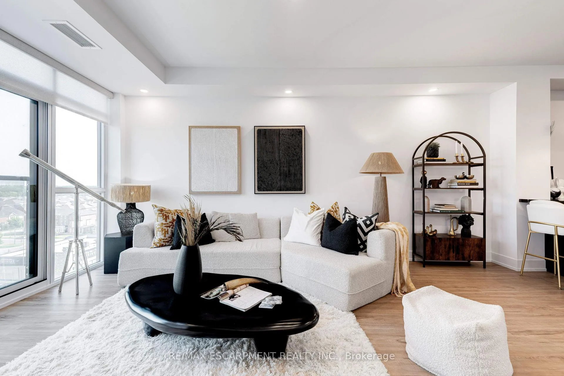 Photo 1 of Unit 803, 470 Dundas Street E, Hamilton, Waterdown — HOMEH
