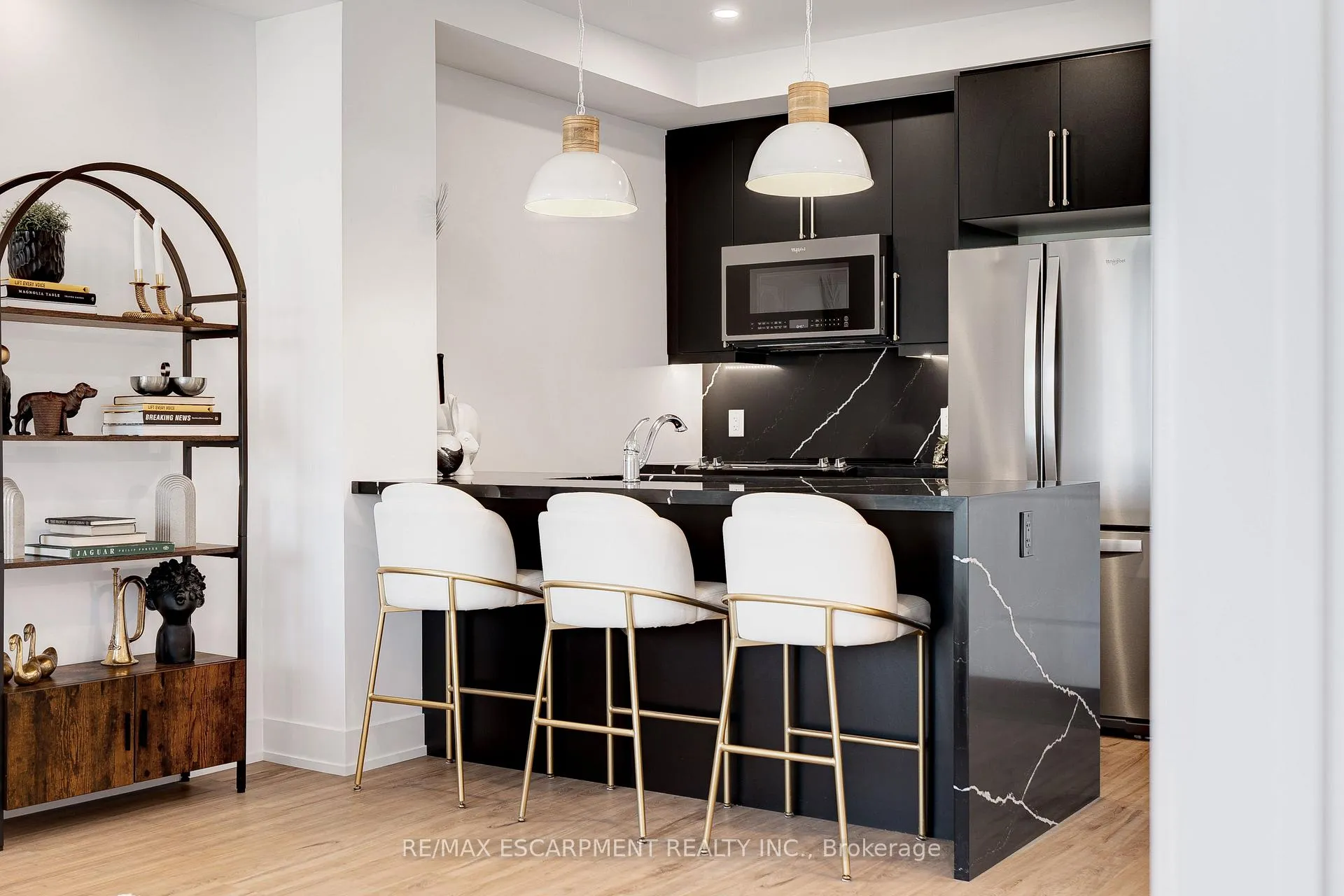Photo 3 of Unit 803, 470 Dundas Street E, Hamilton, Waterdown — HOMEH