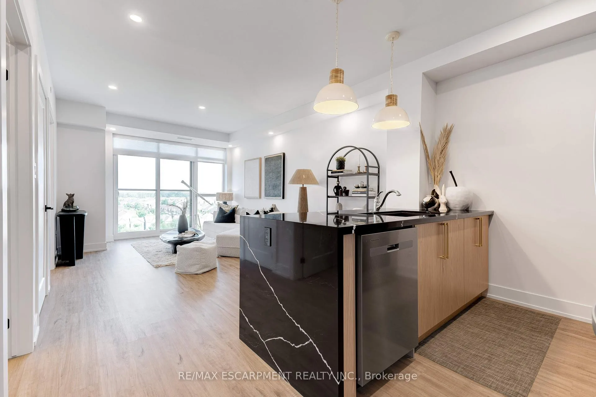 Photo 4 of Unit 803, 470 Dundas Street E, Hamilton, Waterdown — HOMEH