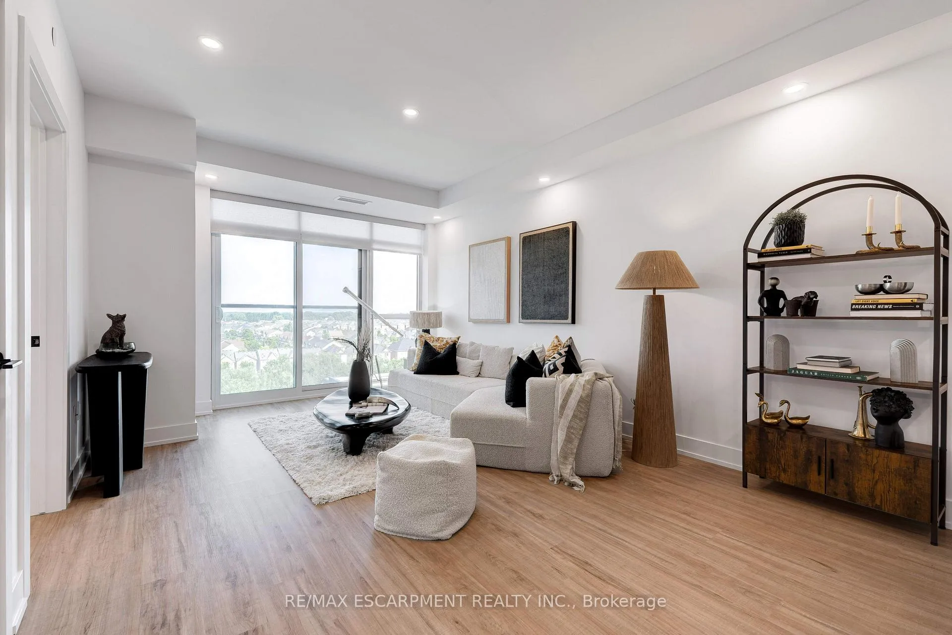 Photo 6 of Unit 803, 470 Dundas Street E, Hamilton, Waterdown — HOMEH