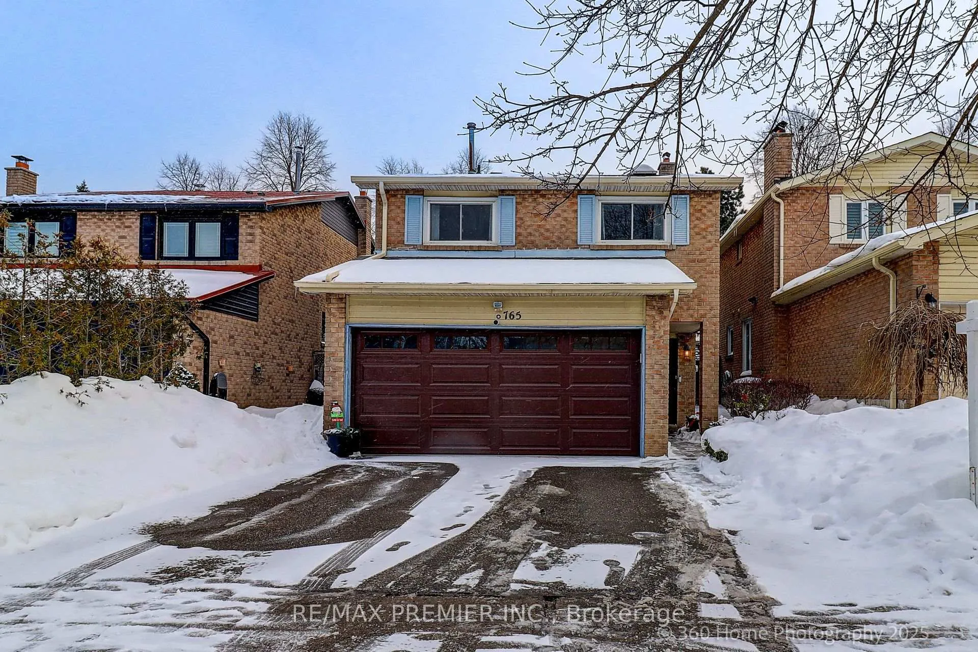 Photo 1 of 765 Hampton Court, Pickering, West Shore — HOMEH