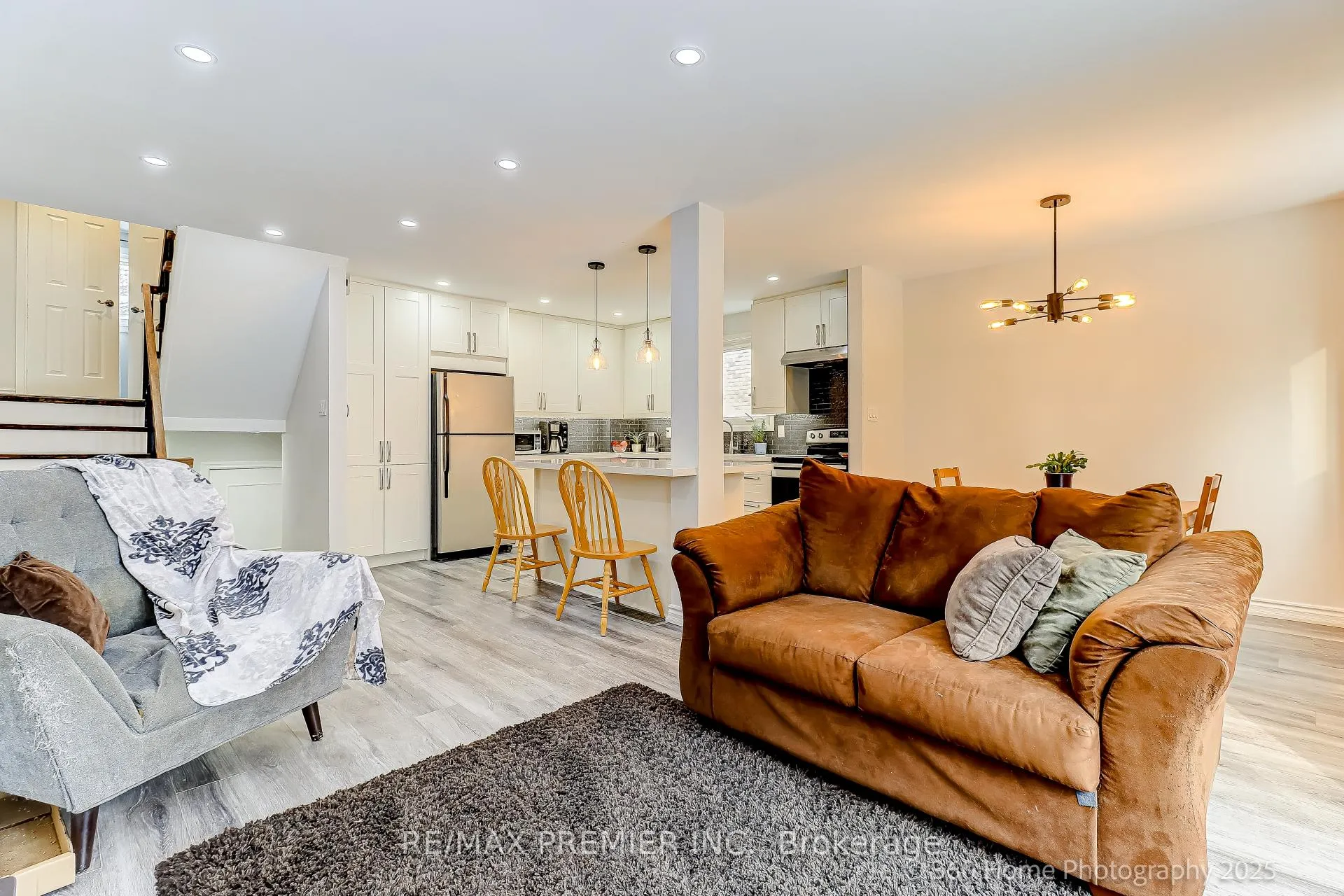 Photo 11 of 765 Hampton Court, Pickering, West Shore — HOMEH