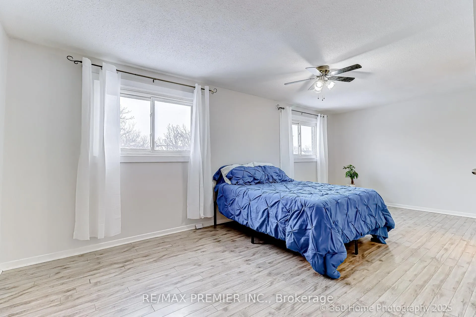 Photo 12 of 765 Hampton Court, Pickering, West Shore — HOMEH