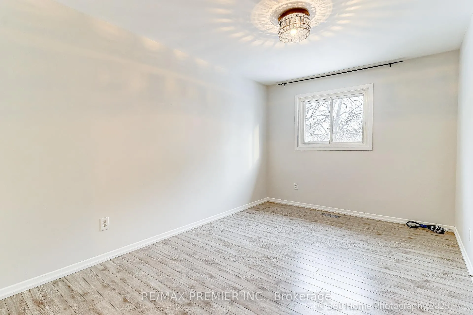 Photo 18 of 765 Hampton Court, Pickering, West Shore — HOMEH