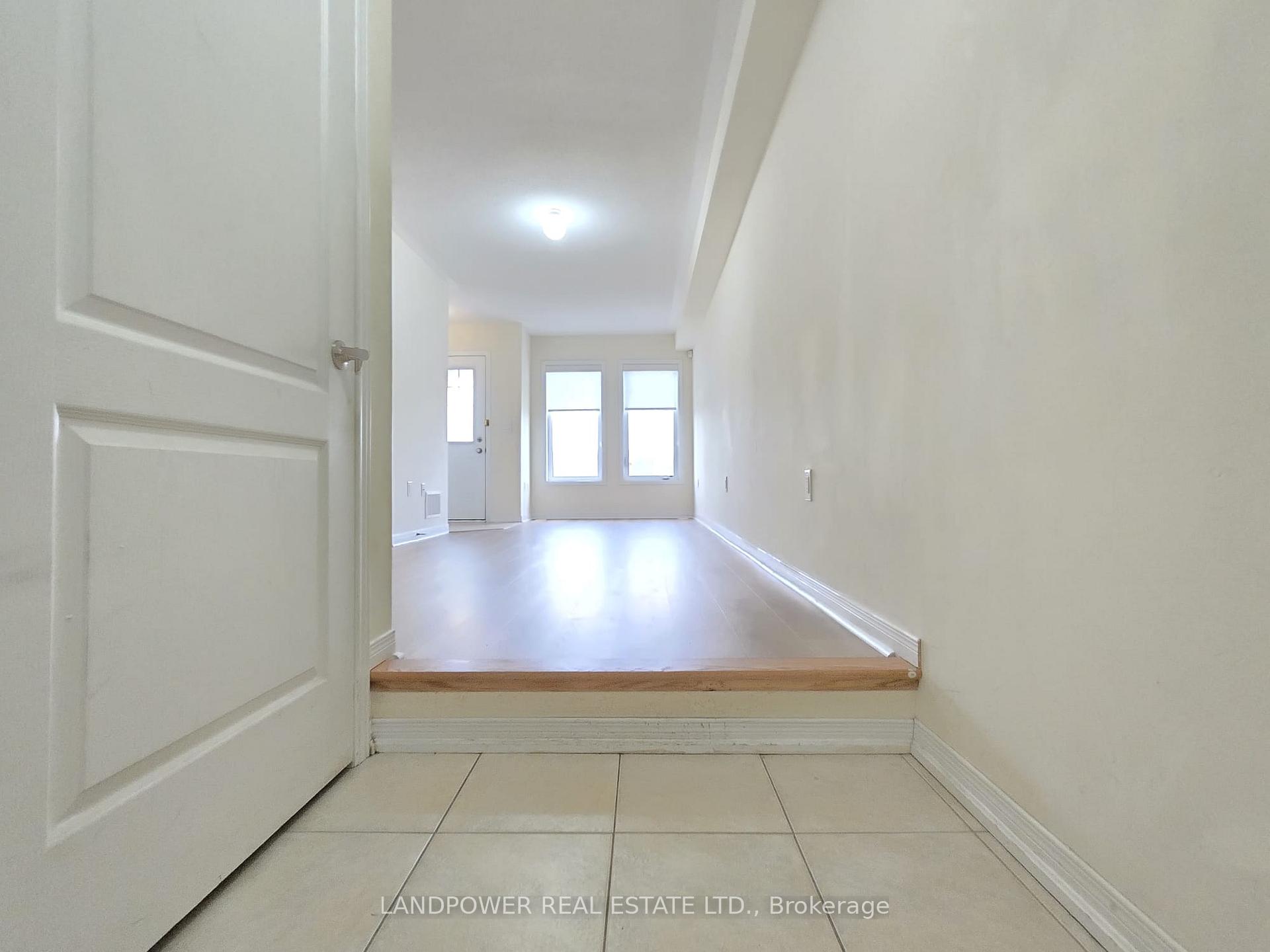 Photo 4 of 5289 Major Mackenzie Drive E, Markham, Berczy — HOMEH