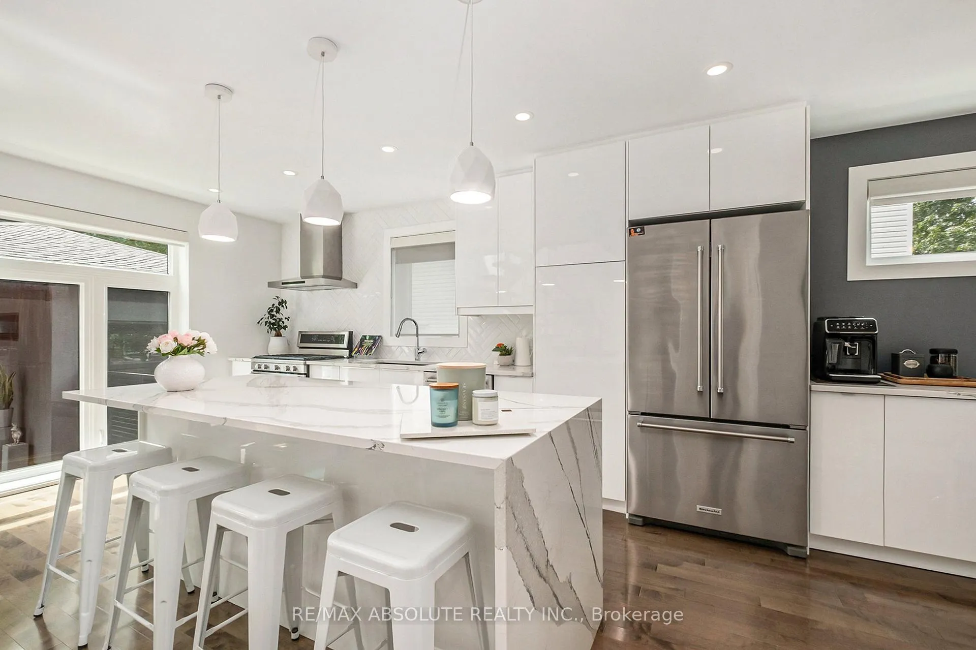 Photo 10 of 160 Begonia Avenue, Ottawa, Applewood Acres — HOMEH