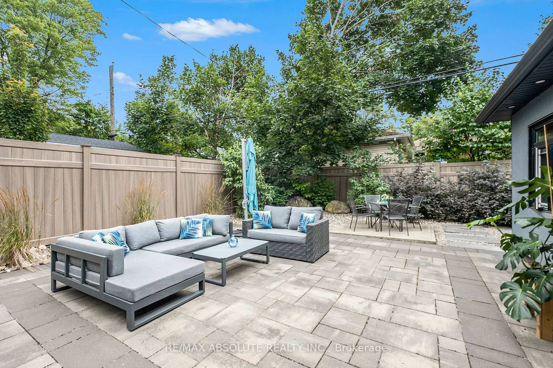 Photo 30 of 160 Begonia Avenue, Ottawa, Applewood Acres — HOMEH