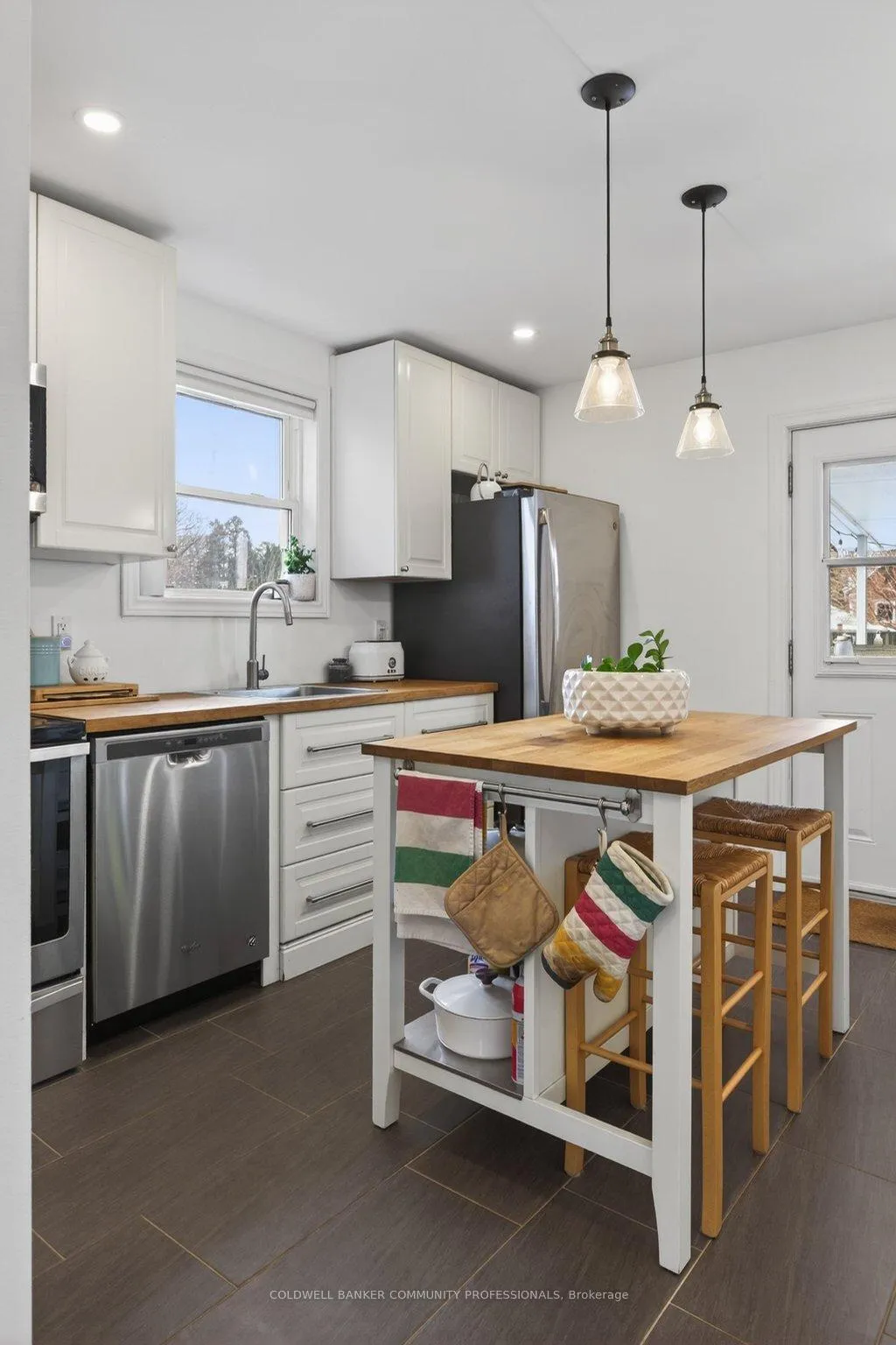 Photo 20 of 494 Upper Wentworth Street, Hamilton, Inch Park — HOMEH